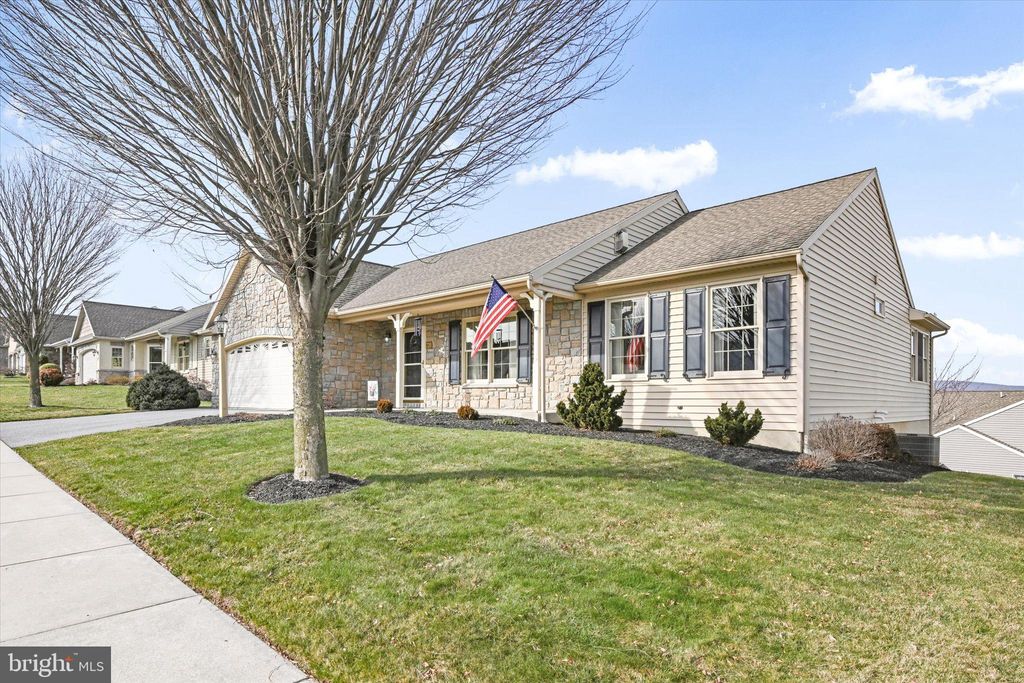 Photo of 720 Heather Ridge, Manheim, PA 17545 (MLS # PALA2047468)