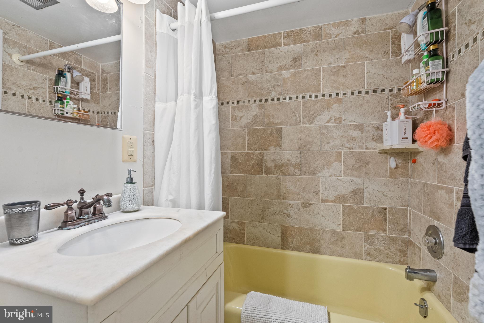 HANSBOROUGH - Residential Lease