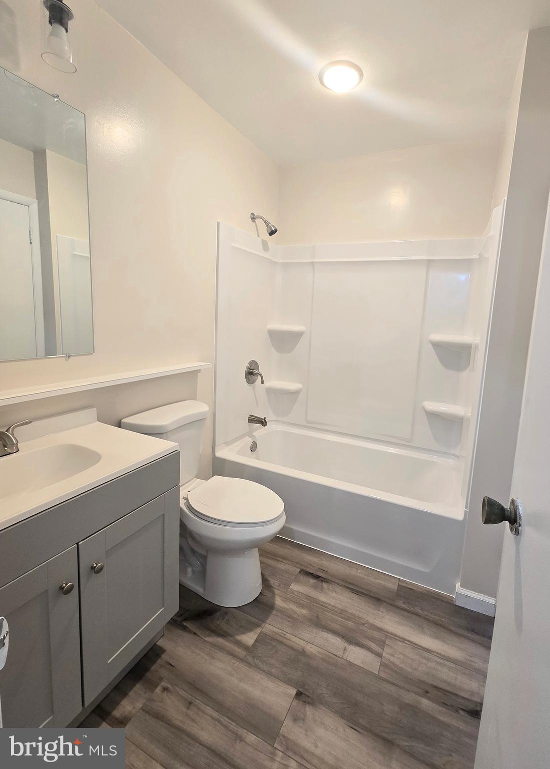 SALTAIRE AT ANNAPOLIS CONDOS - Residential