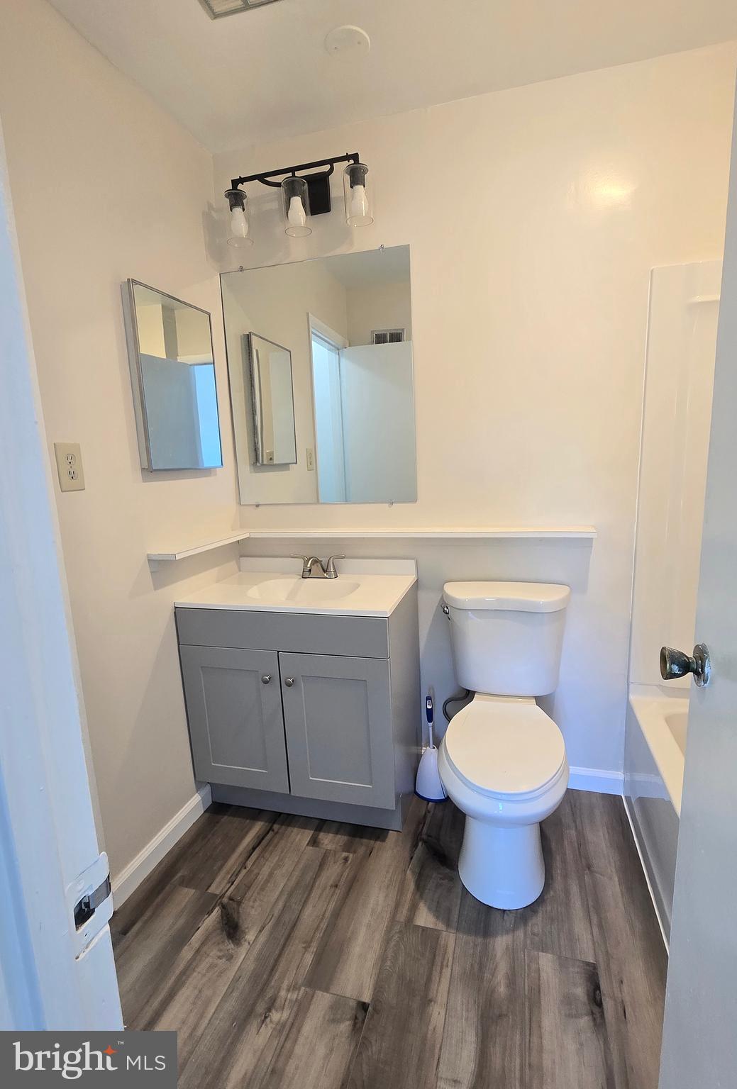 SALTAIRE AT ANNAPOLIS CONDOS - Residential