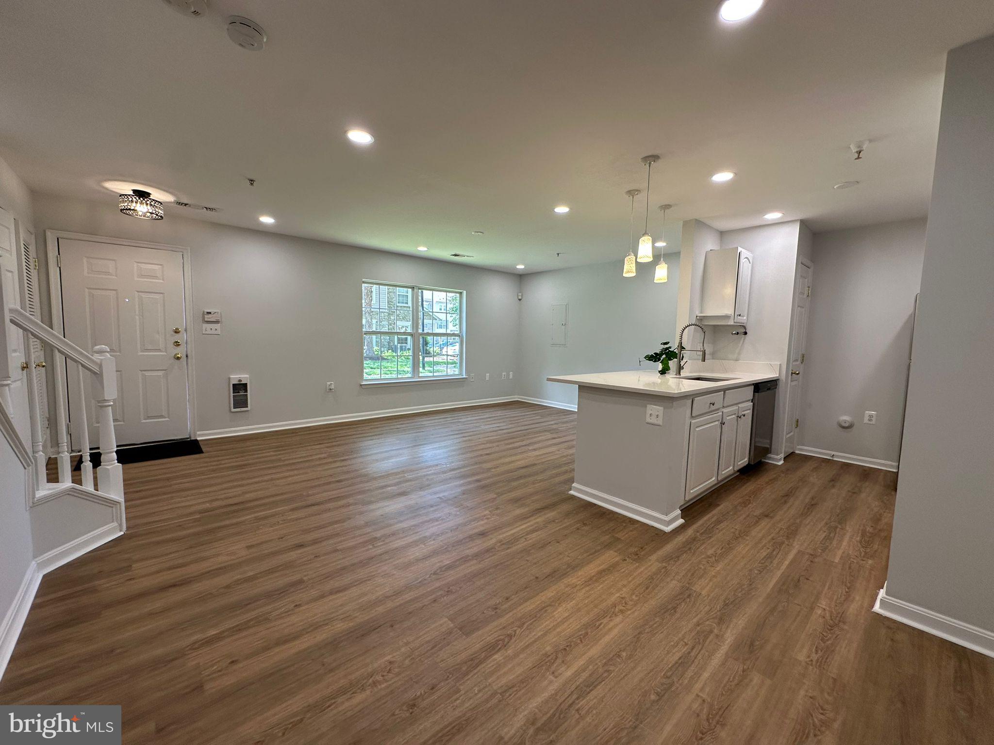 PARKSIDE AT ASHBURN - Residential