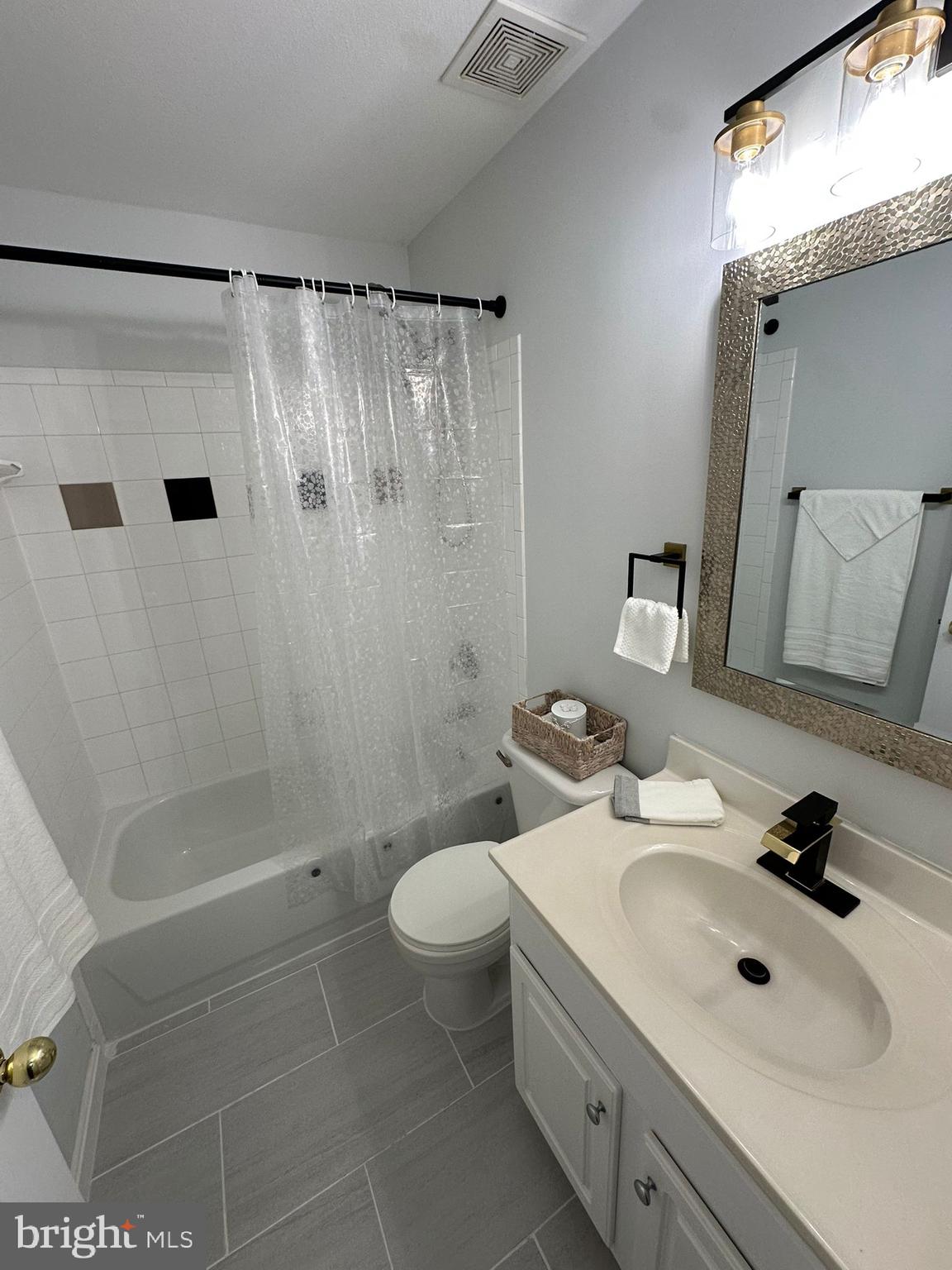 PARKSIDE AT ASHBURN - Residential