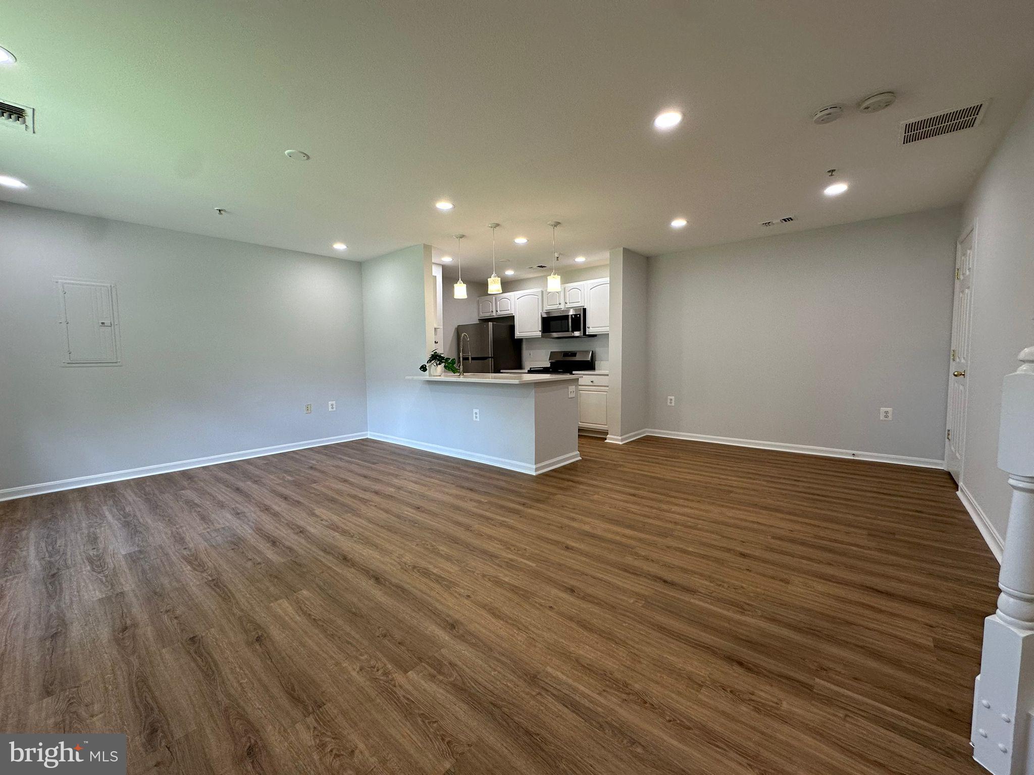PARKSIDE AT ASHBURN - Residential