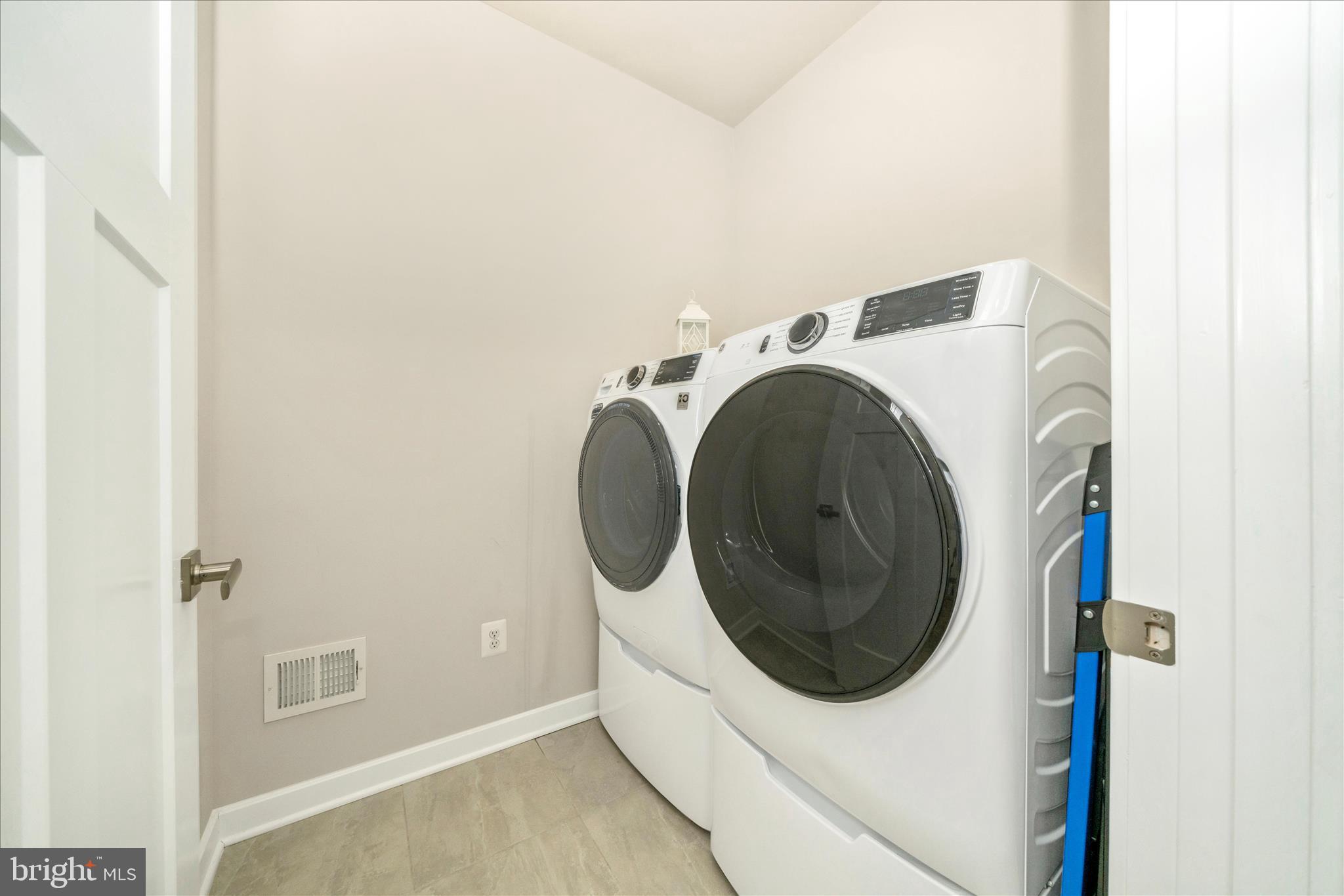 LAKE LINGANORE - Residential