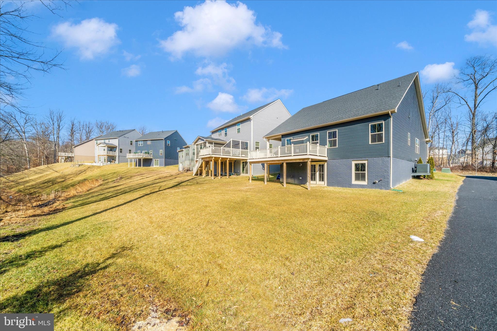 LAKE LINGANORE - Residential