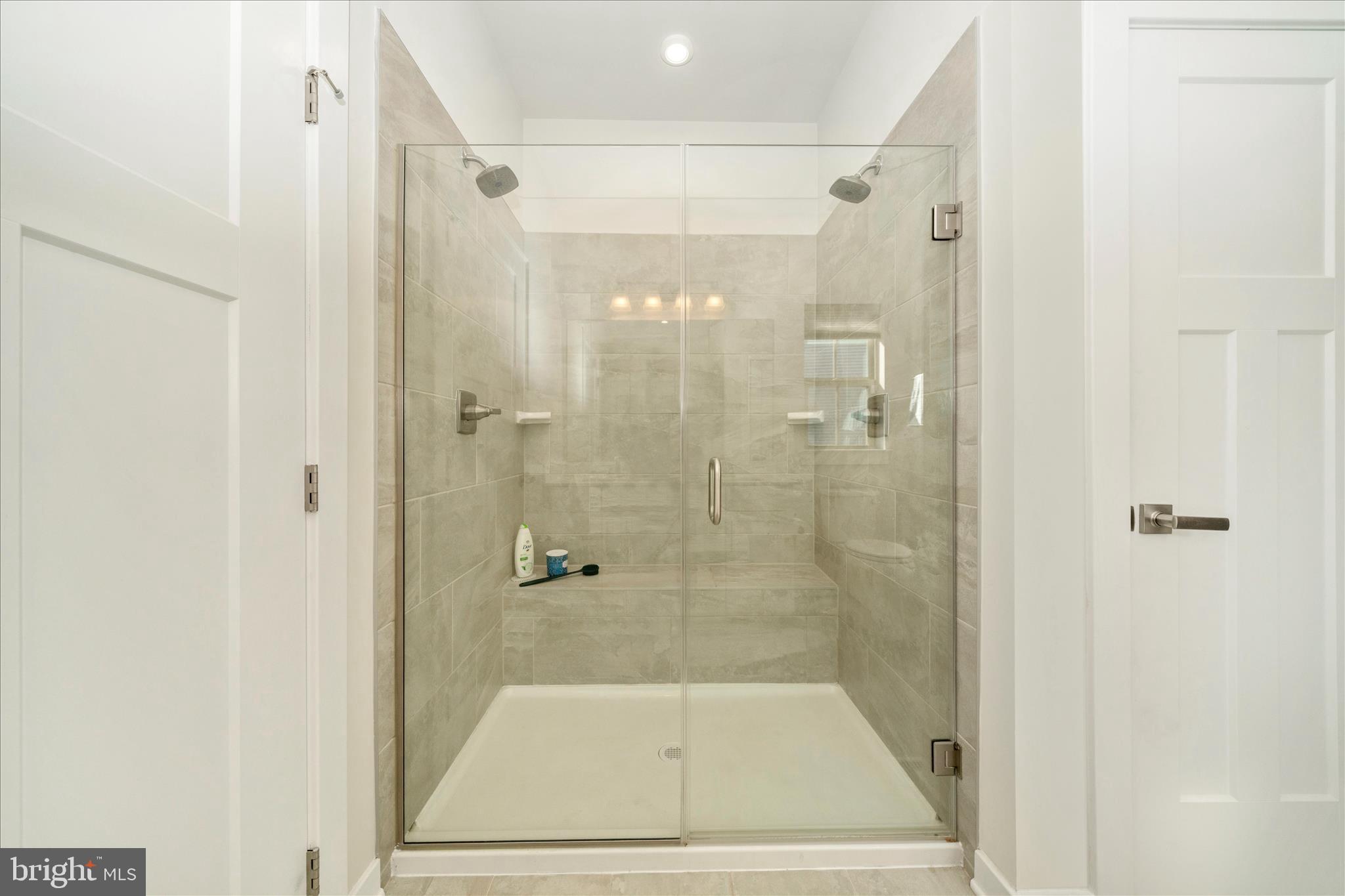 LAKE LINGANORE - Residential