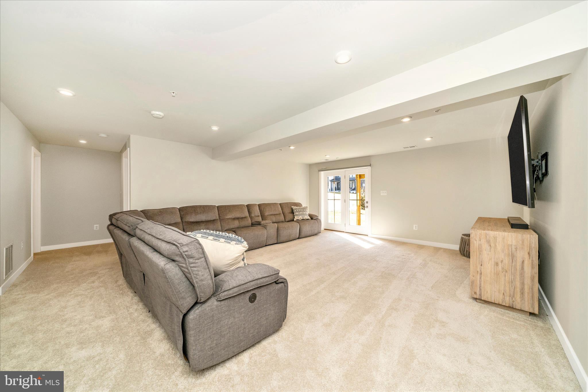 LAKE LINGANORE - Residential