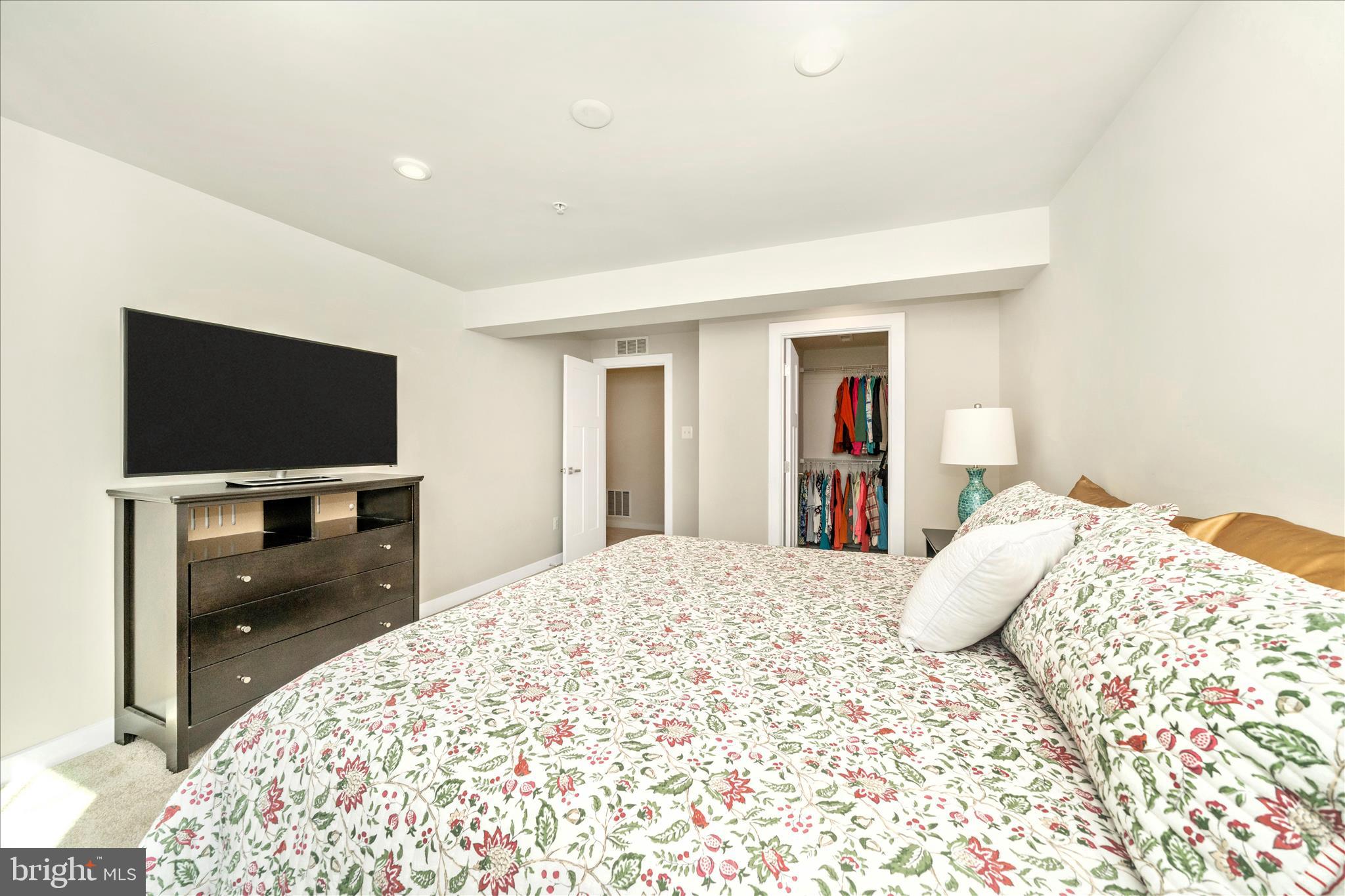 LAKE LINGANORE - Residential