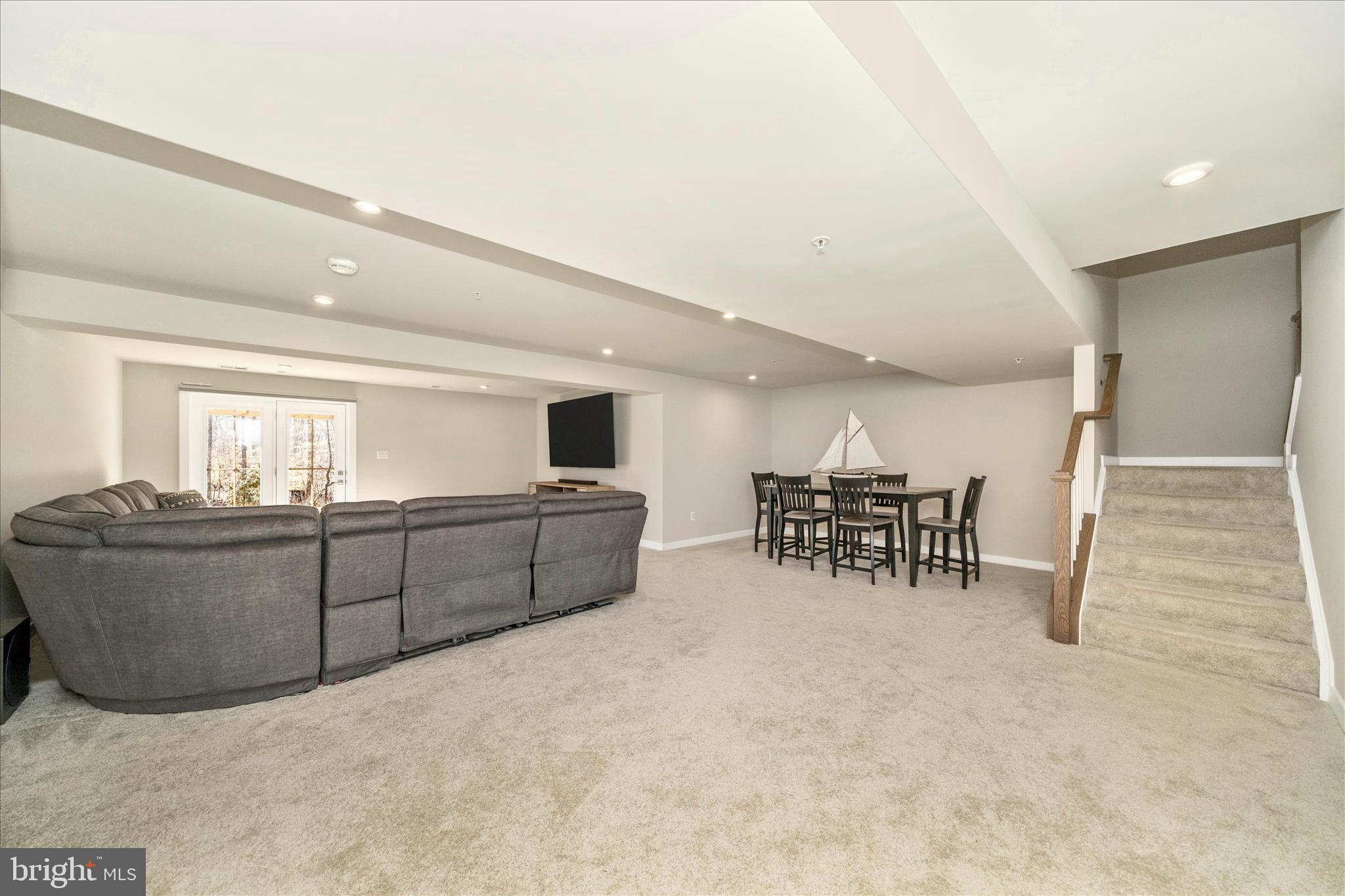 LAKE LINGANORE - Residential