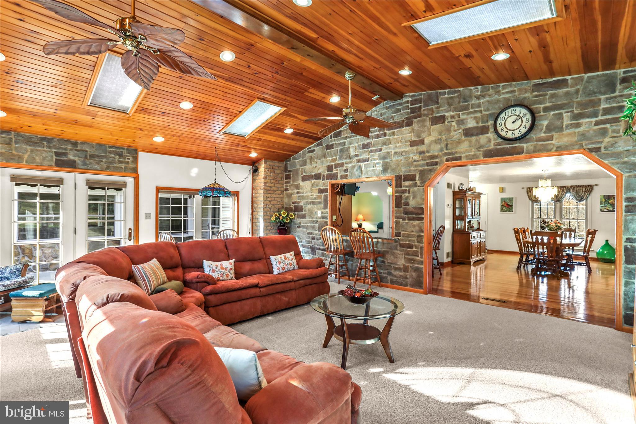 GLENVILLE - Residential