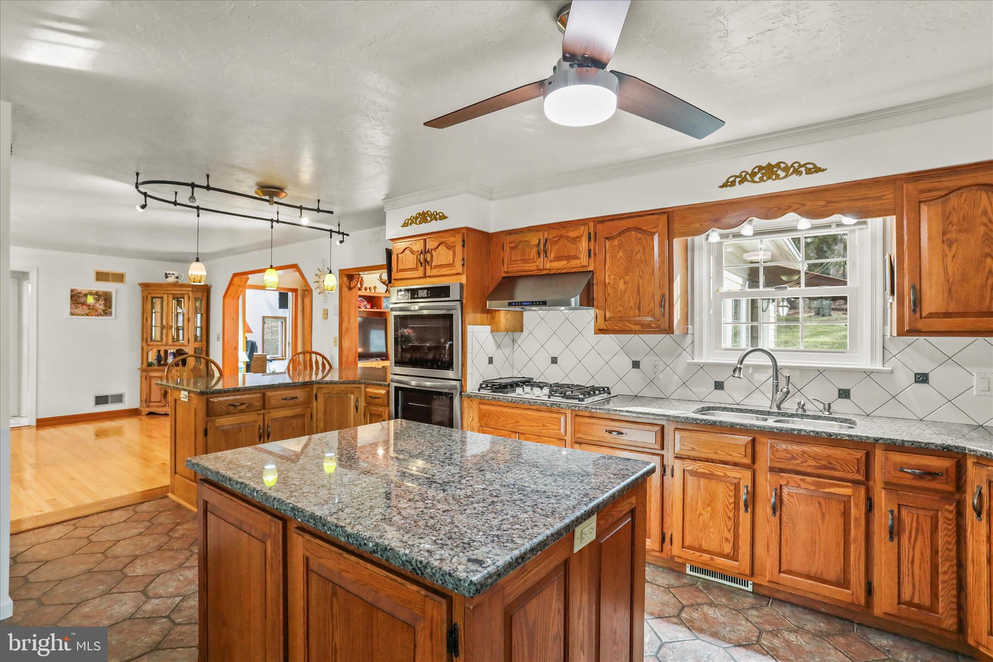 GLENVILLE - Residential