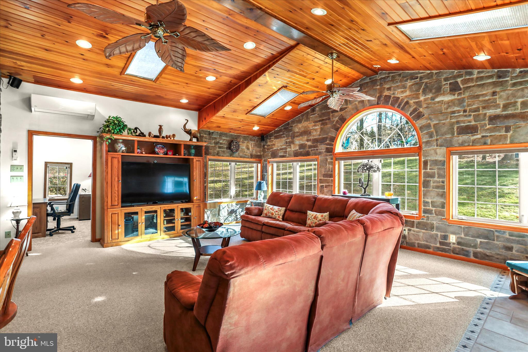 GLENVILLE - Residential