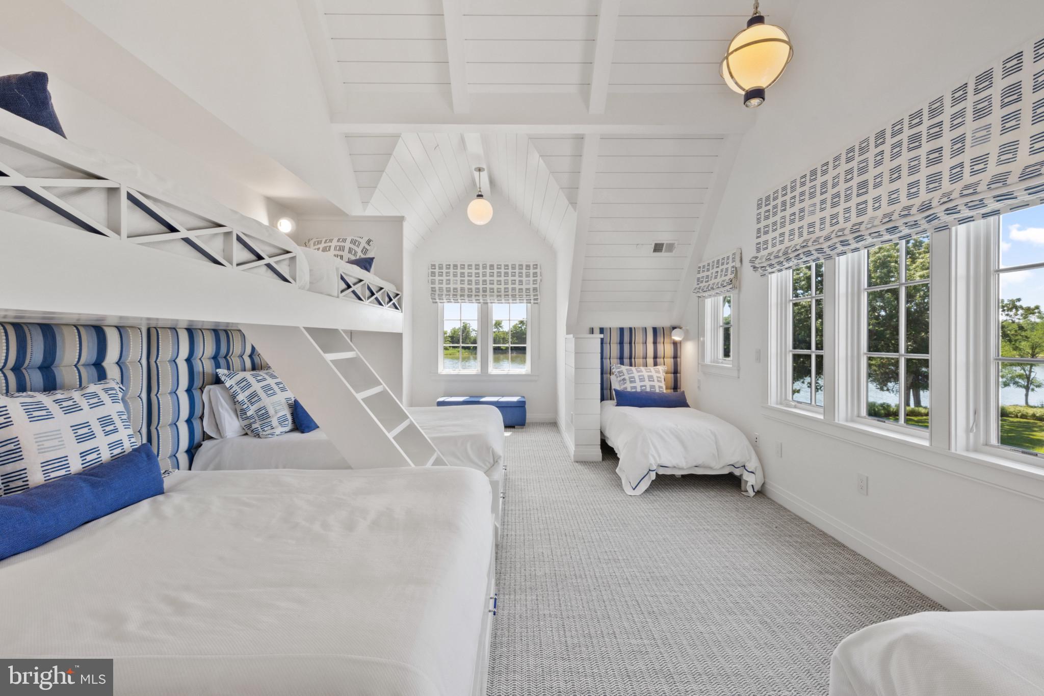 COVE CREEK CLUB - Residential