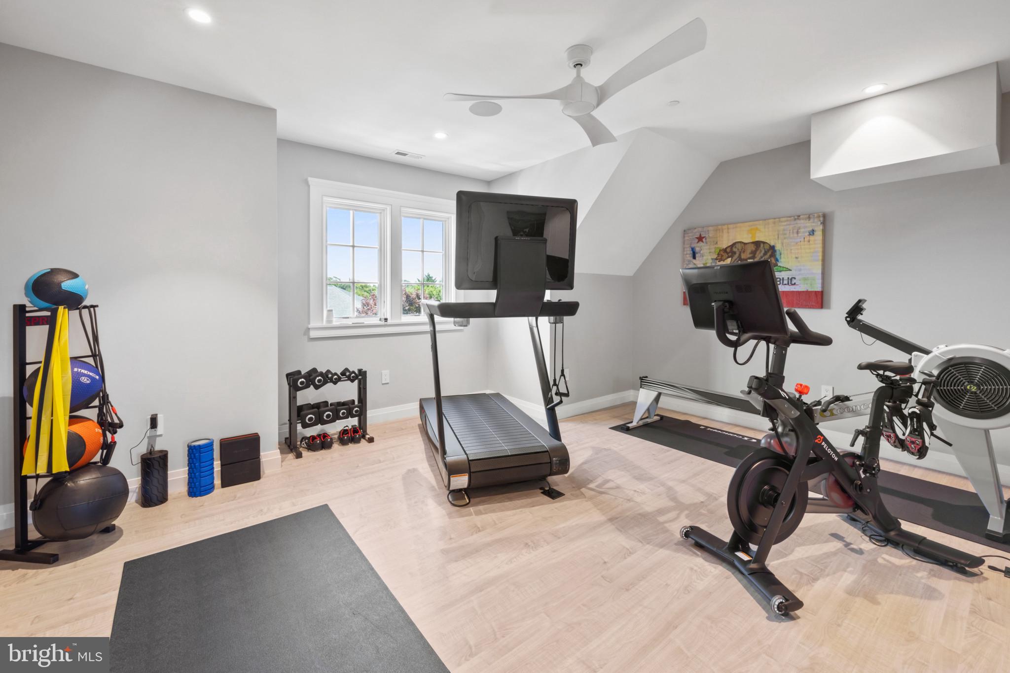 COVE CREEK CLUB - Residential