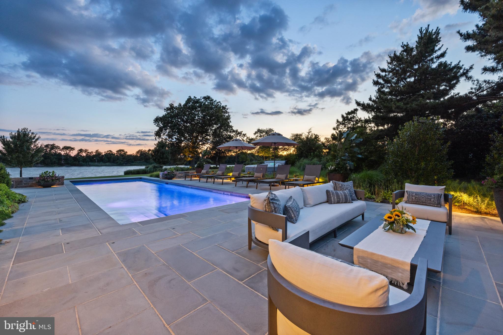 COVE CREEK CLUB - Residential