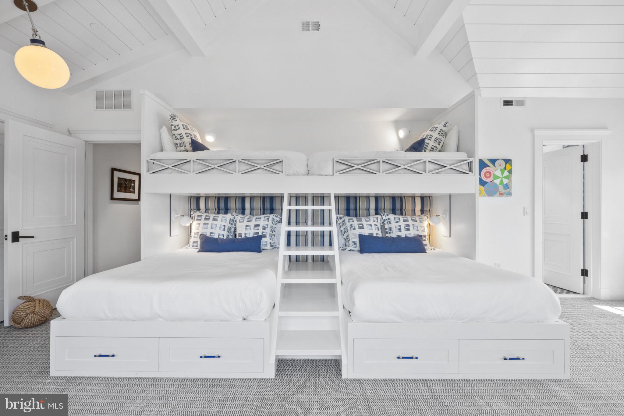 COVE CREEK CLUB - Residential