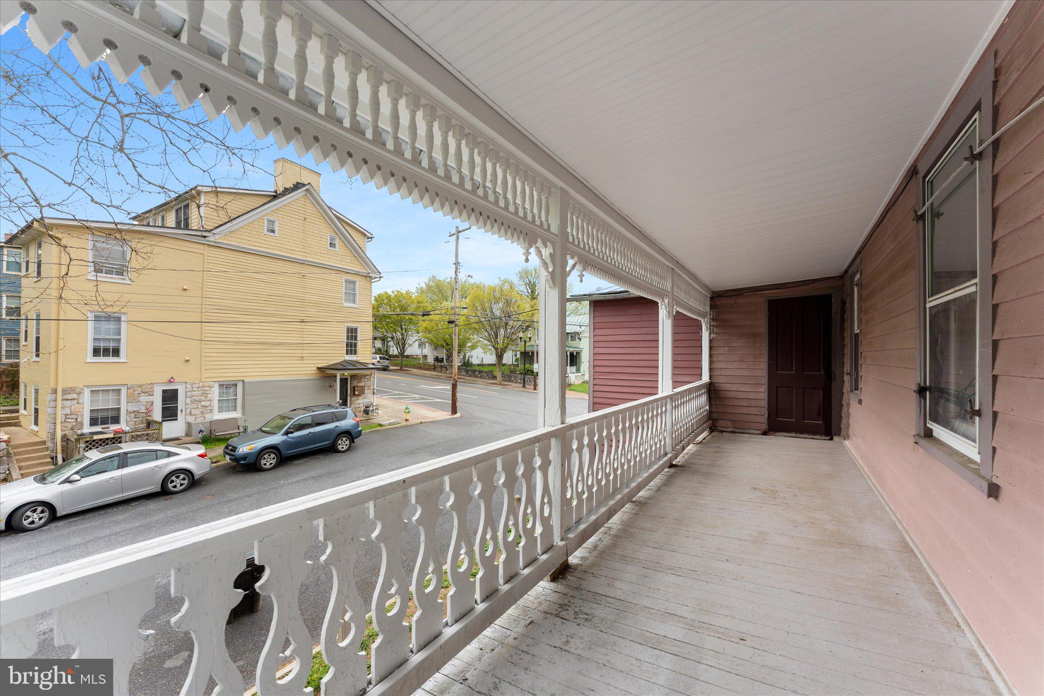 DOWNTOWN WINCHESTER - Residential