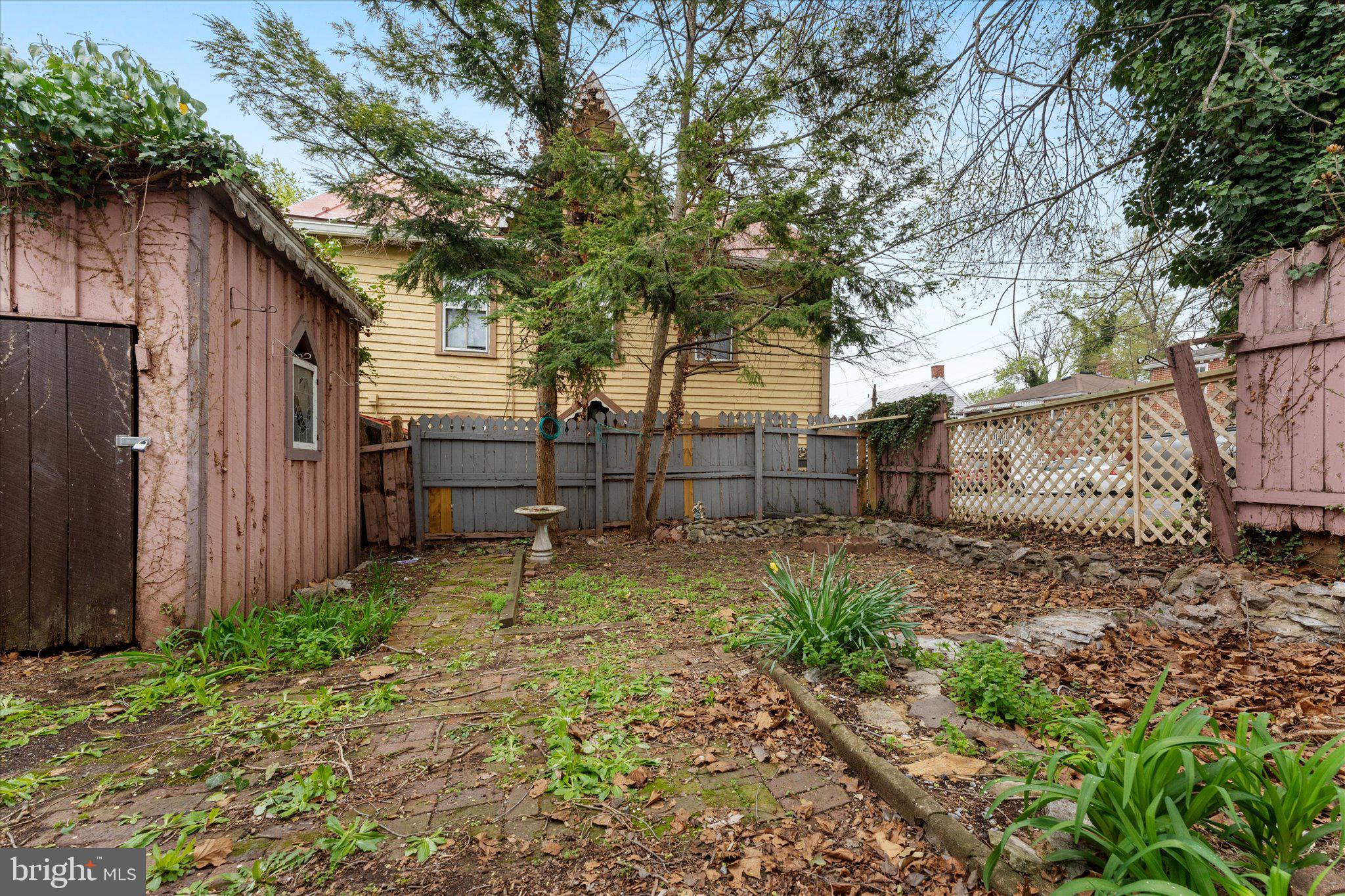 DOWNTOWN WINCHESTER - Residential