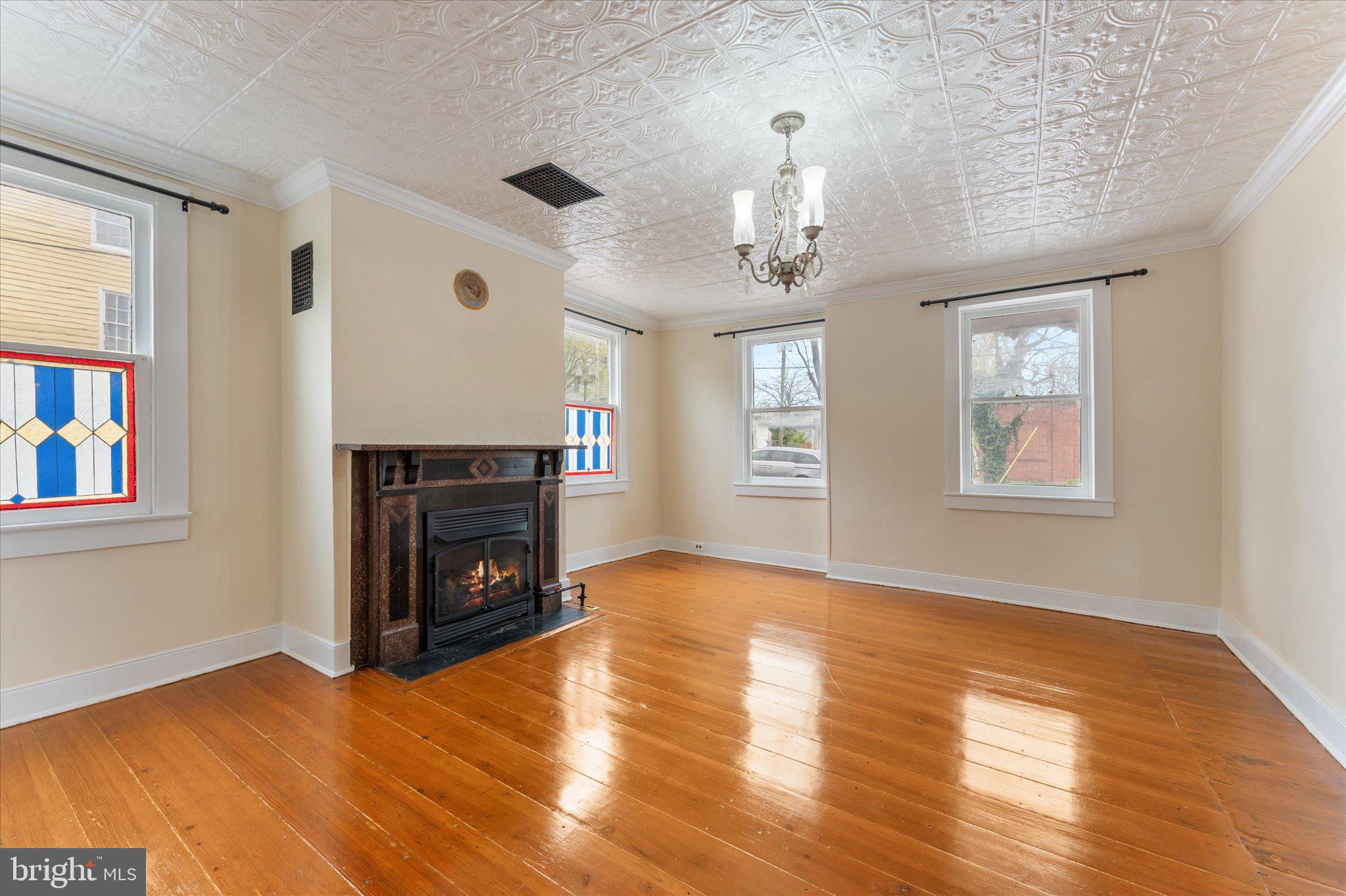 DOWNTOWN WINCHESTER - Residential