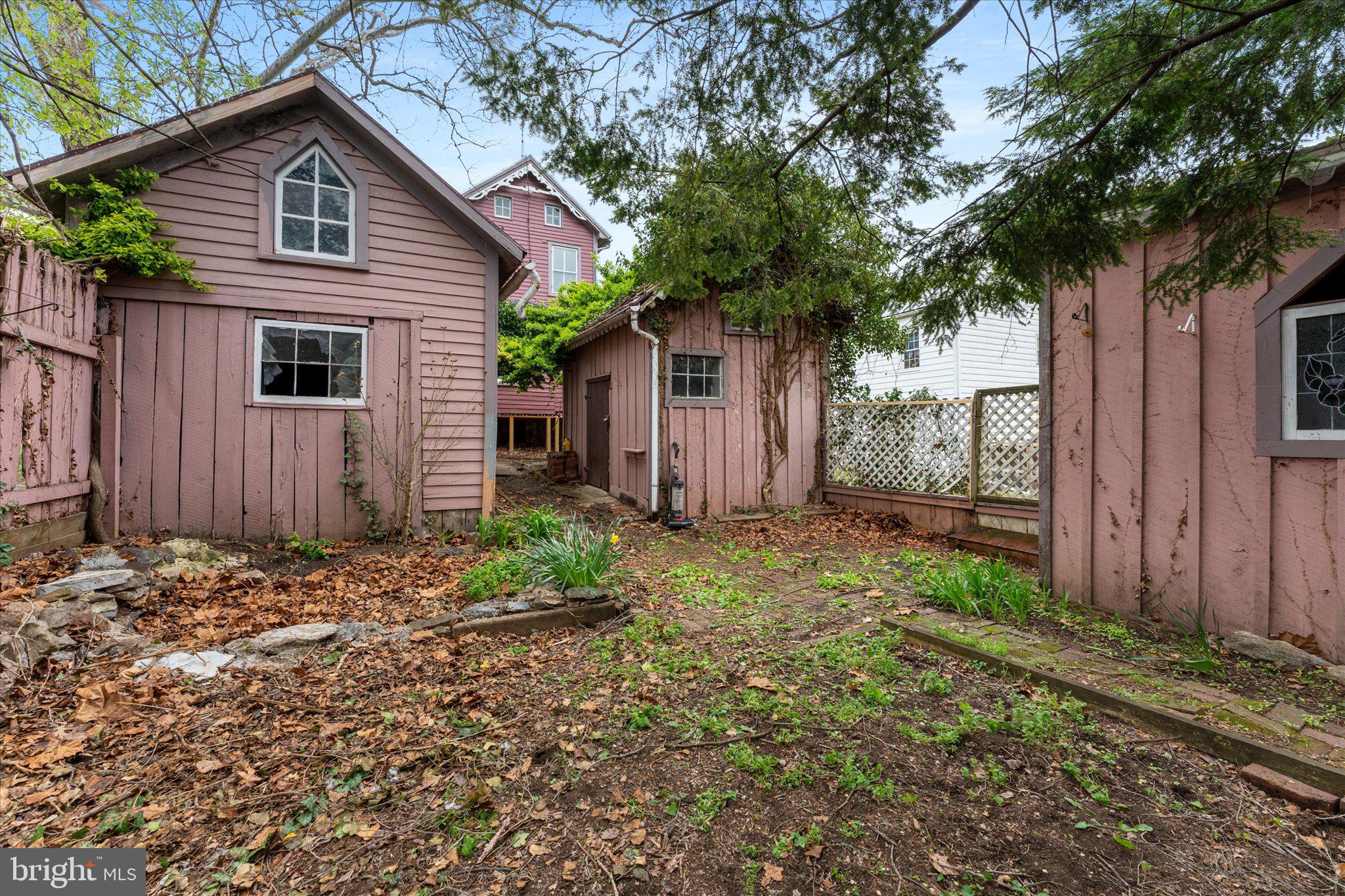 DOWNTOWN WINCHESTER - Residential