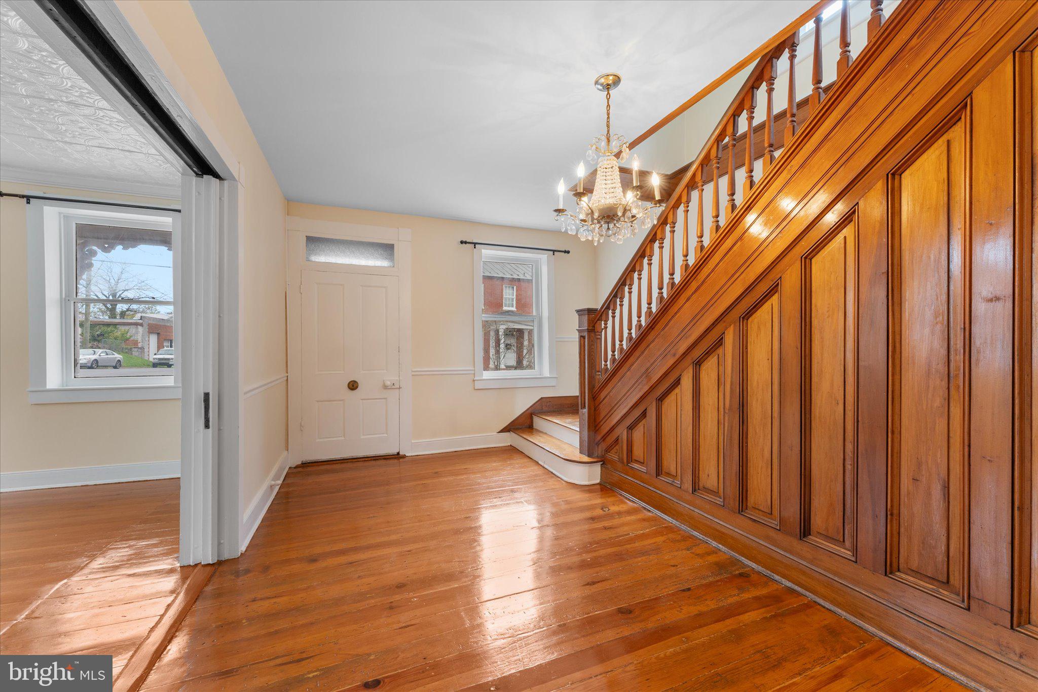 DOWNTOWN WINCHESTER - Residential