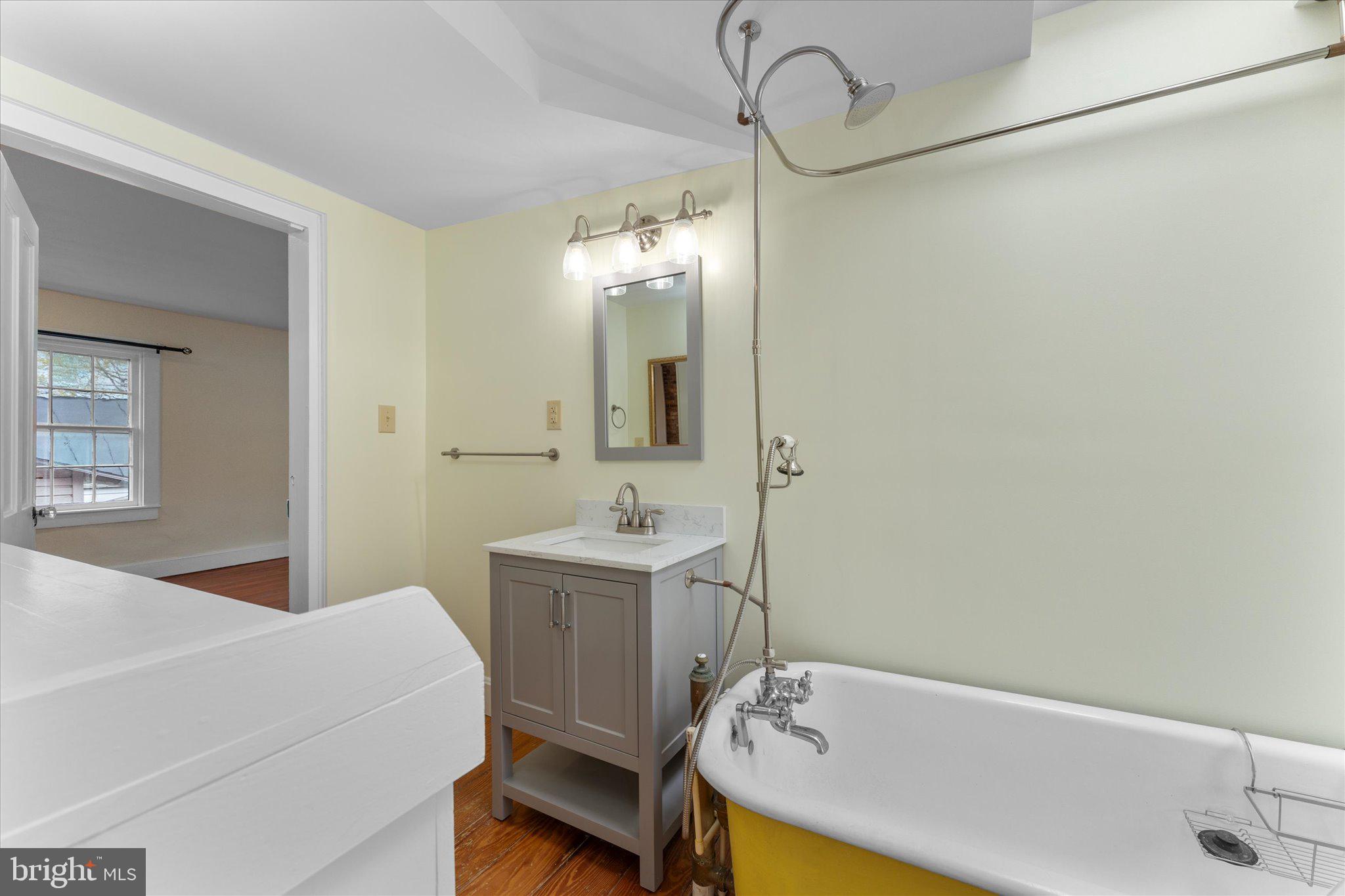 DOWNTOWN WINCHESTER - Residential