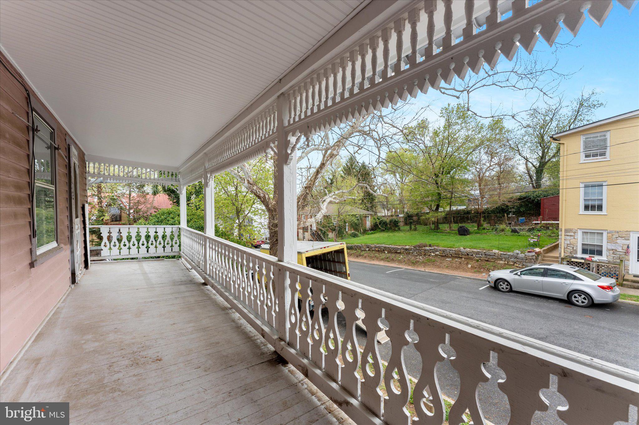 DOWNTOWN WINCHESTER - Residential