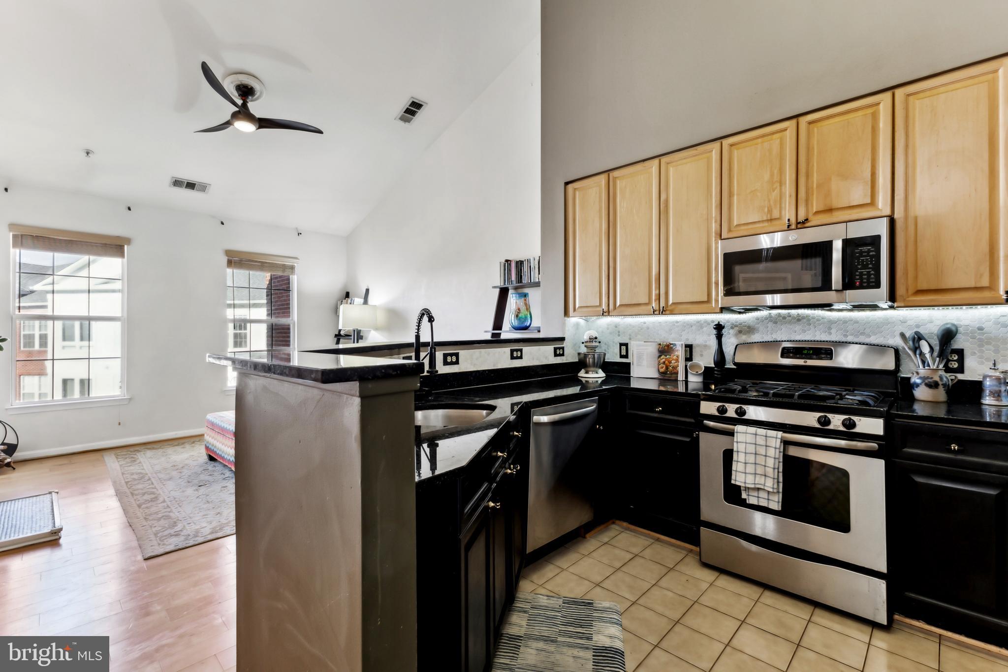 801 S GREENBRIER STREET 402