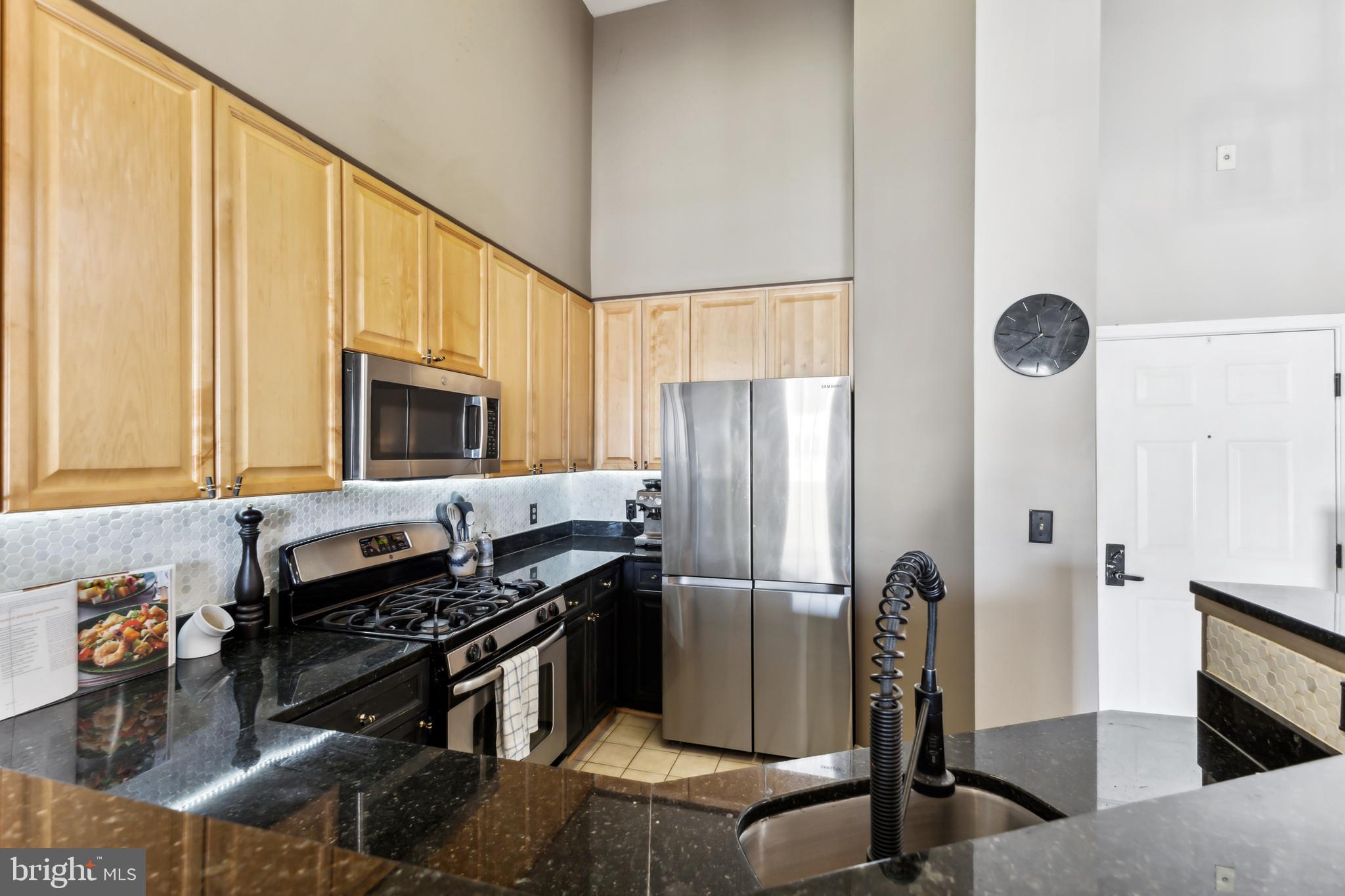 801 S GREENBRIER STREET 402