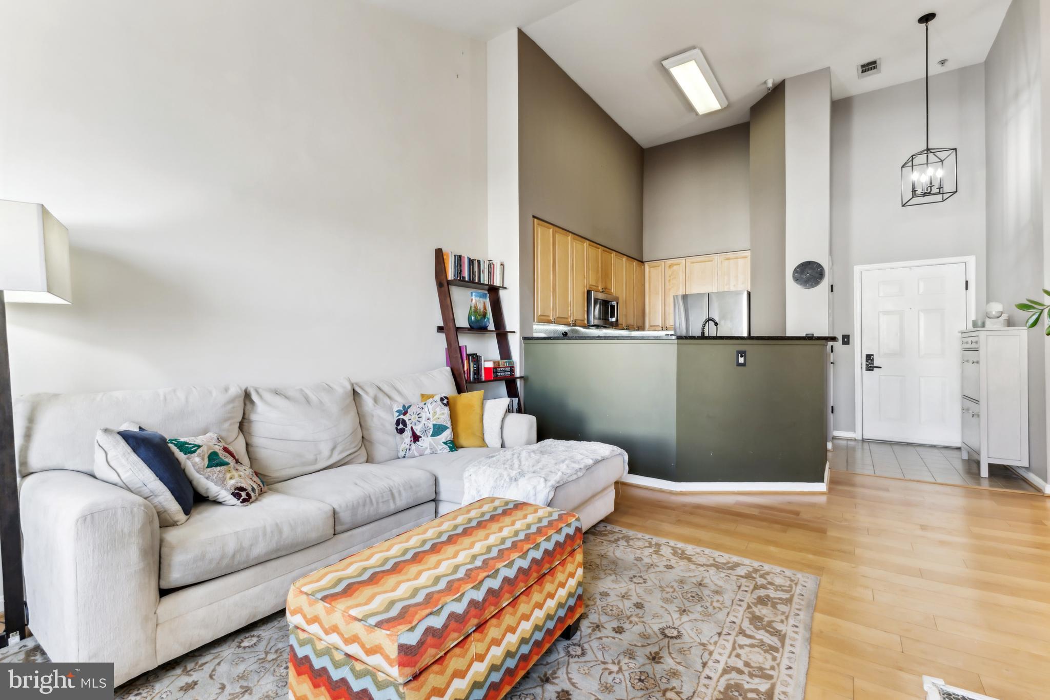 801 S GREENBRIER STREET 402