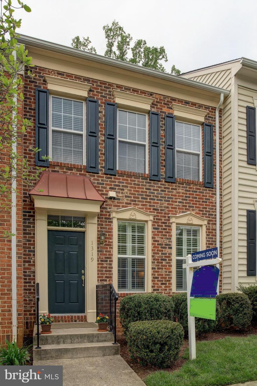 Rarely available 3 bedroom, 3.5 bath Gatsby model w loft in north Reston! Well maintained home offers hardwoods on main level, gourmet eat in kitchen w island, granite/SS. Quiet oasis in back extends living space & opens to trees. Master suite w loft & BR w sep bath/shower. Finished rec room in basement w gas fireplace and full bath. Come see this lovely, light filled home and make it yours!