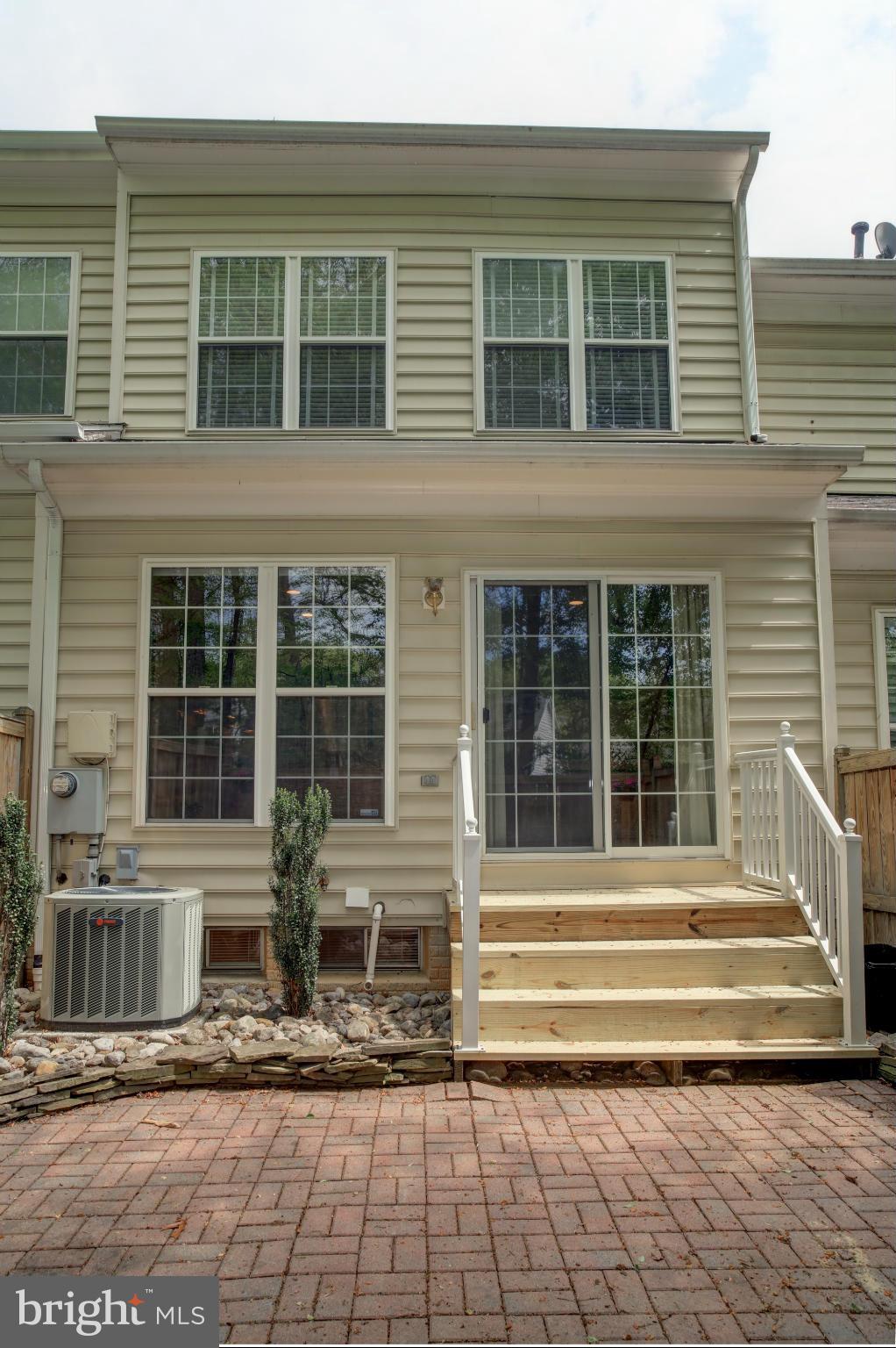 RESTON - Residential