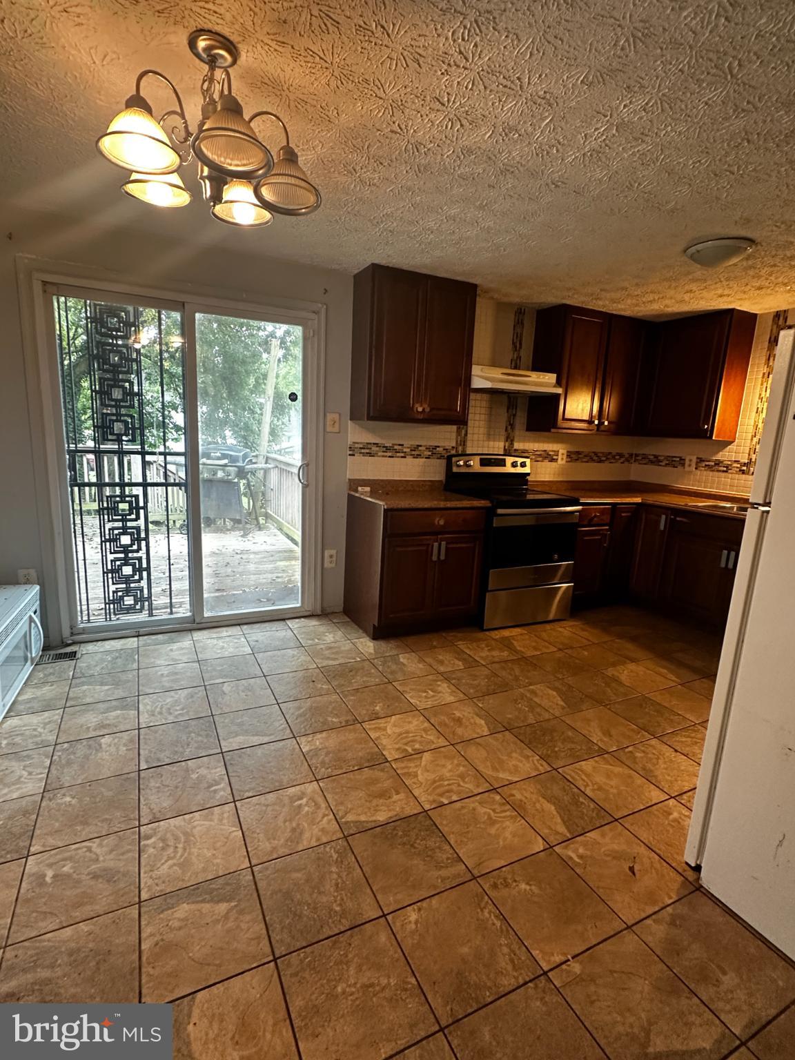 LAKELAND - Residential Lease