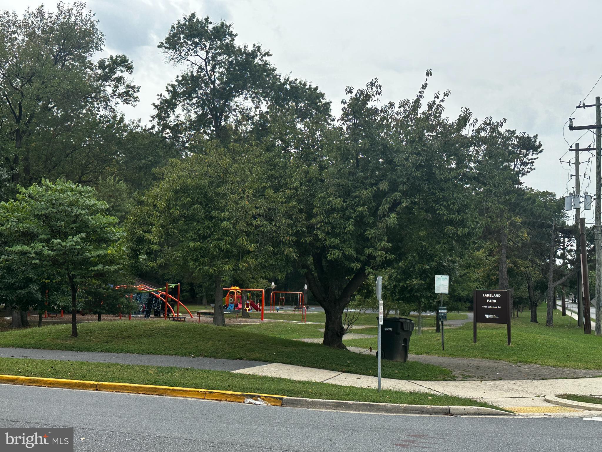 LAKELAND - Residential Lease