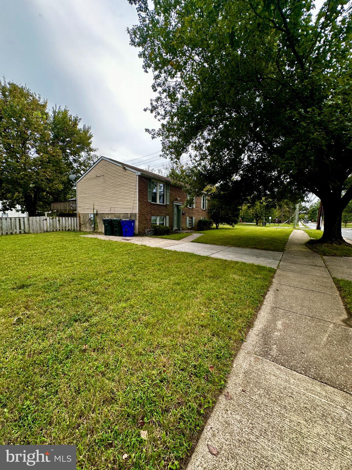 LAKELAND - Residential Lease