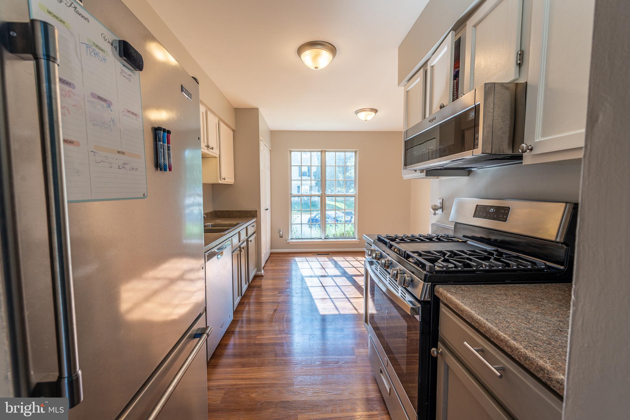 LONDON TOWNE - Residential