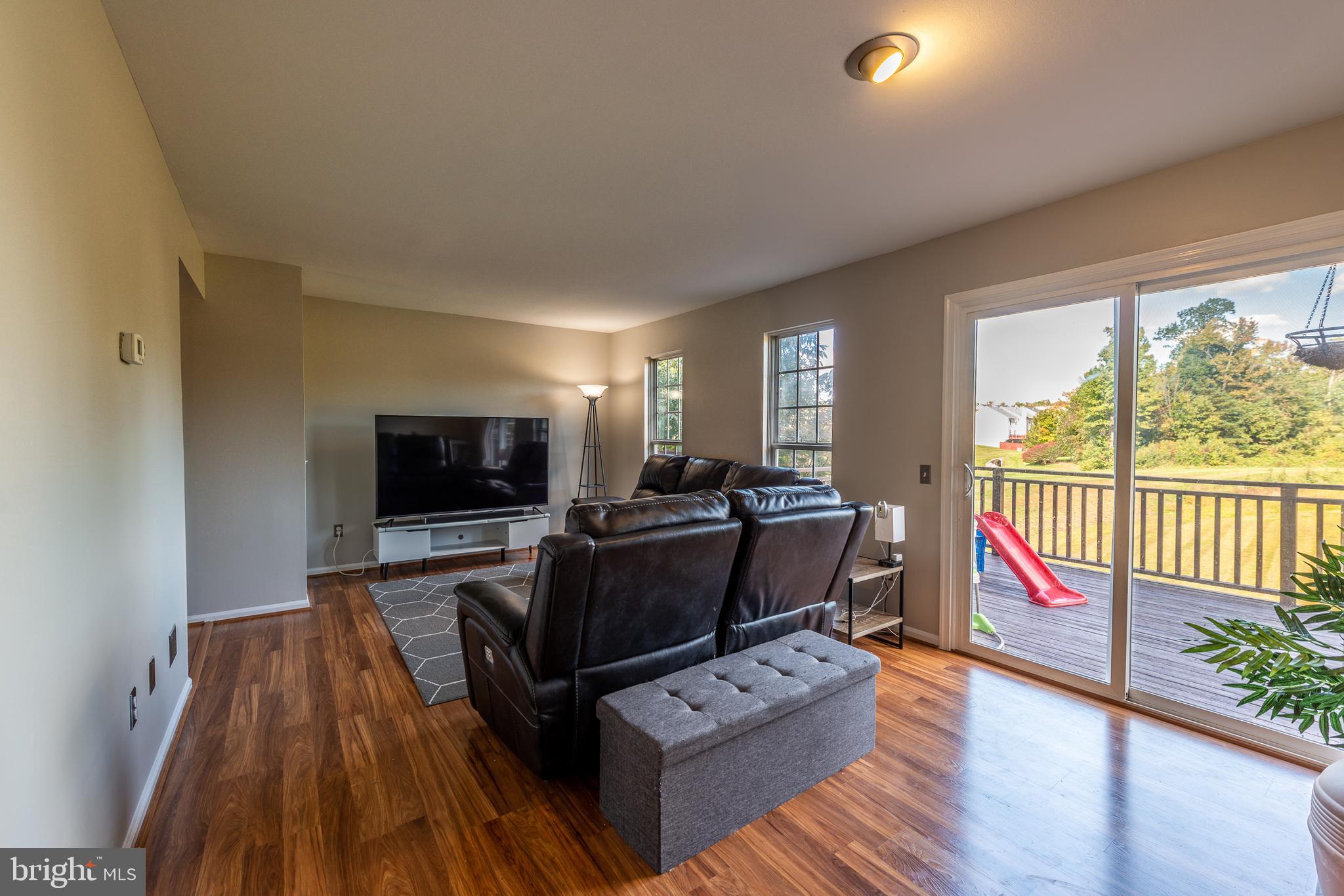 LONDON TOWNE - Residential