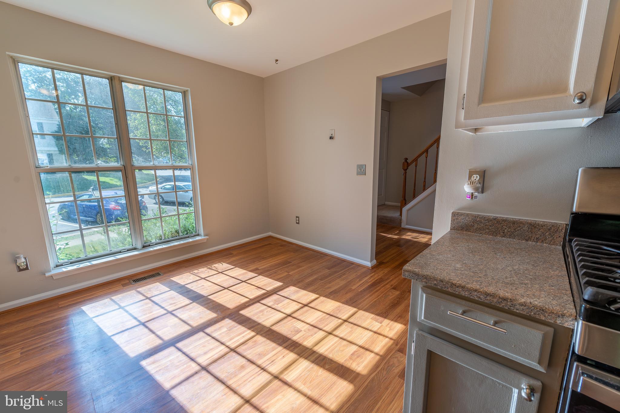 LONDON TOWNE - Residential