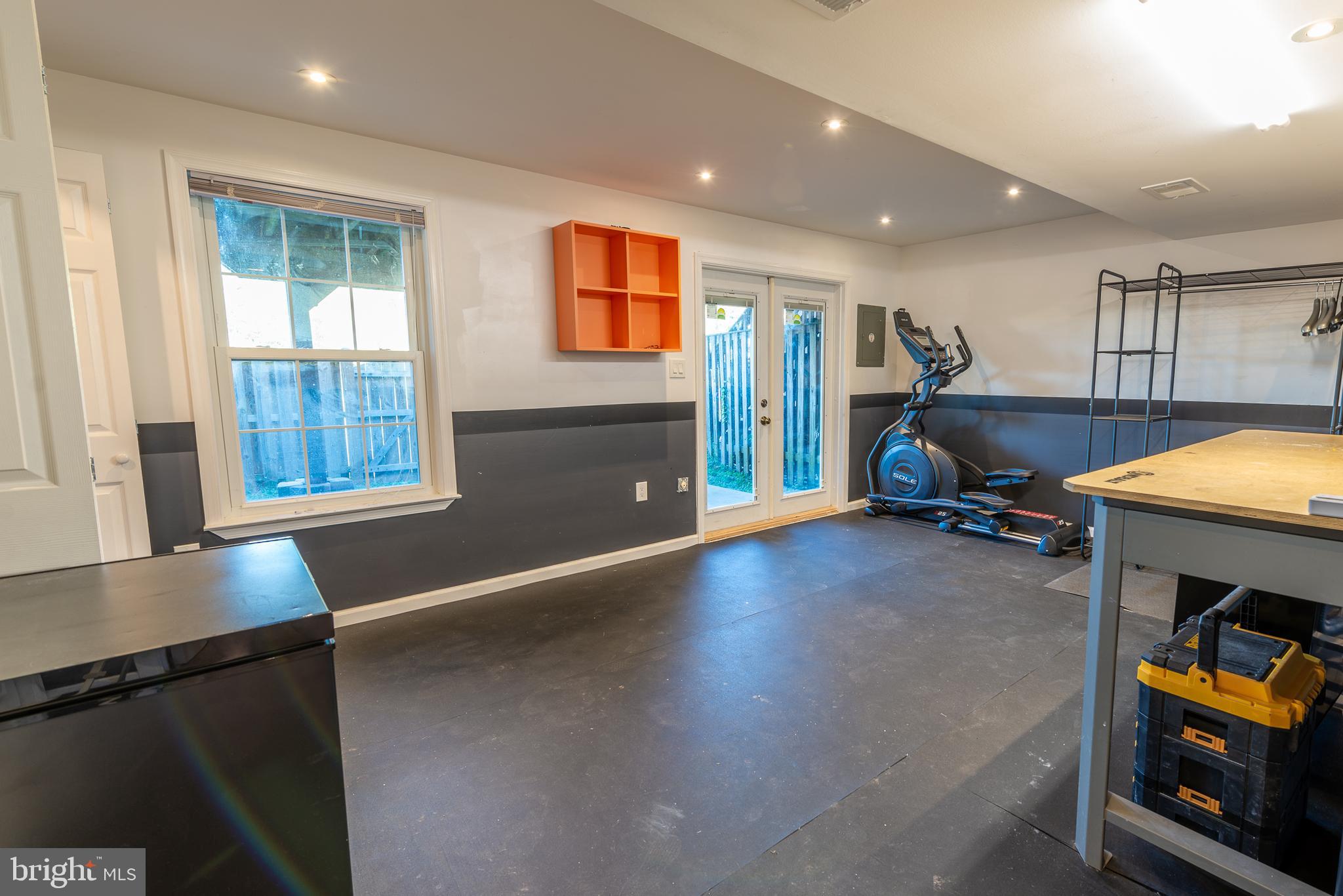 LONDON TOWNE - Residential