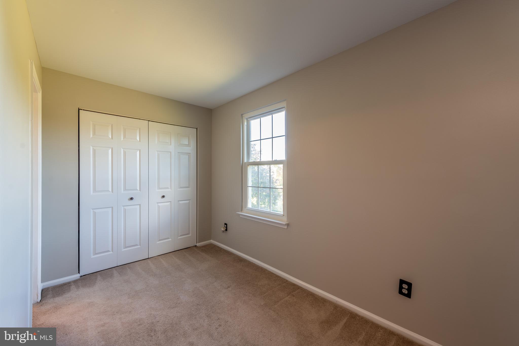 LONDON TOWNE - Residential