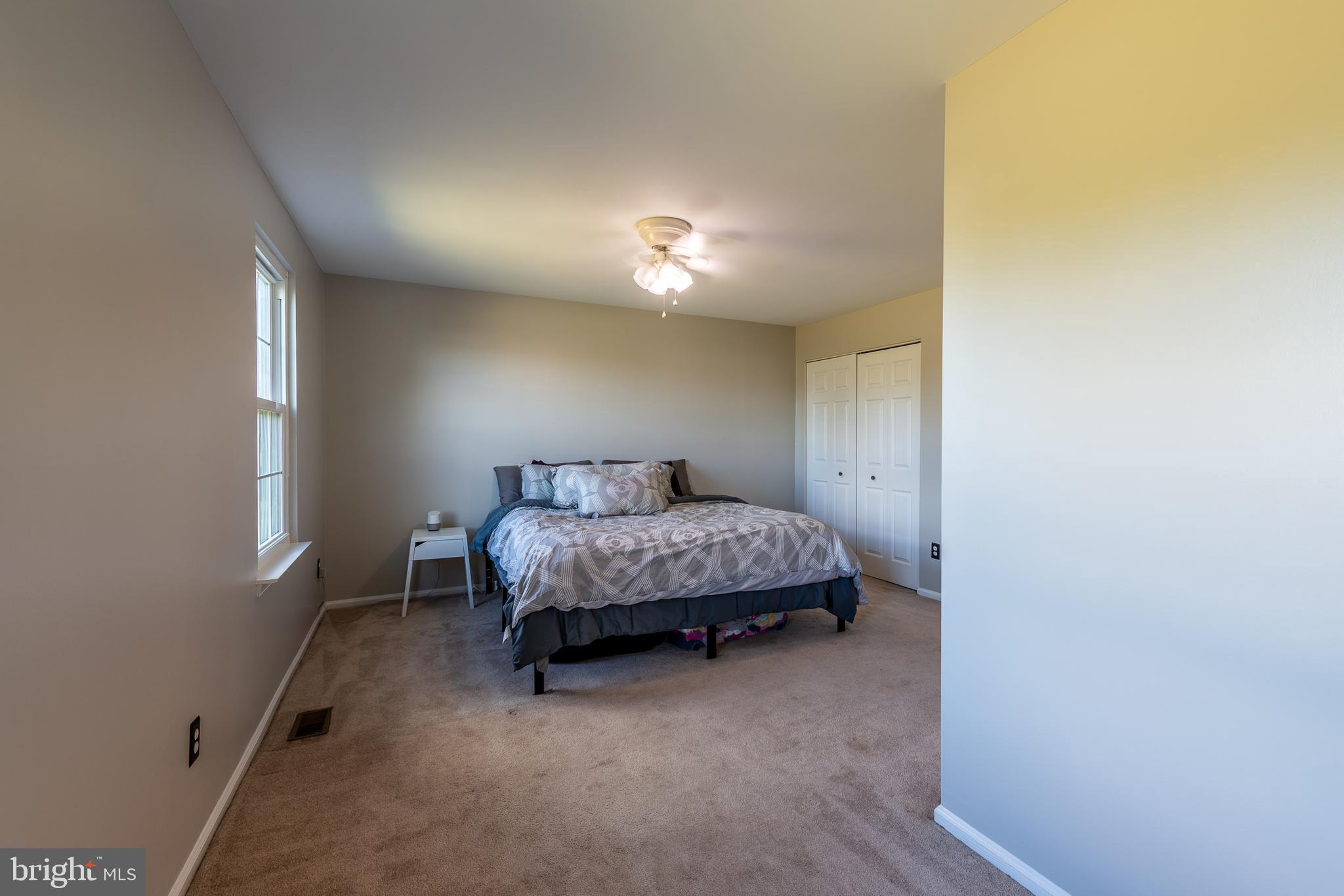 LONDON TOWNE - Residential