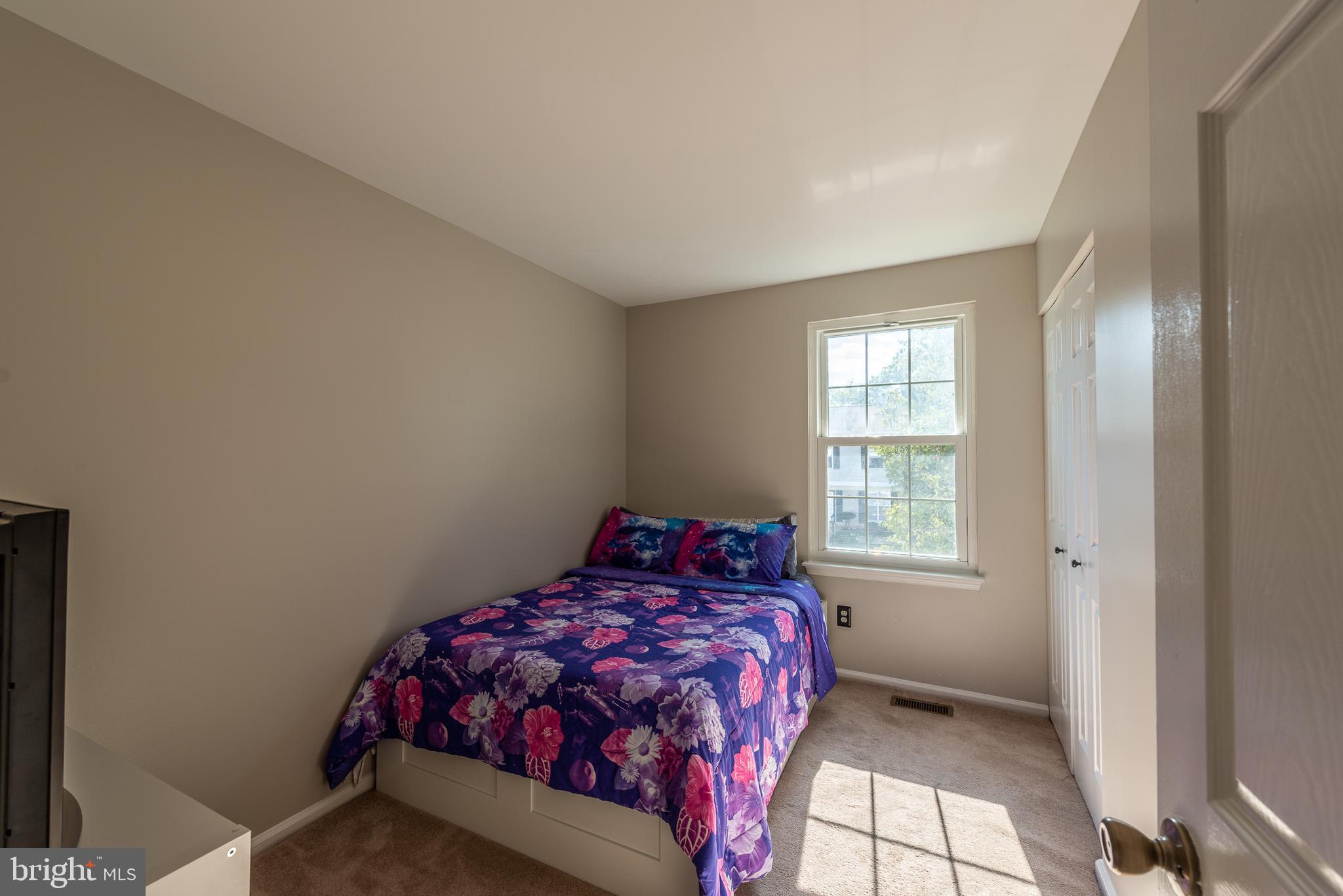 LONDON TOWNE - Residential