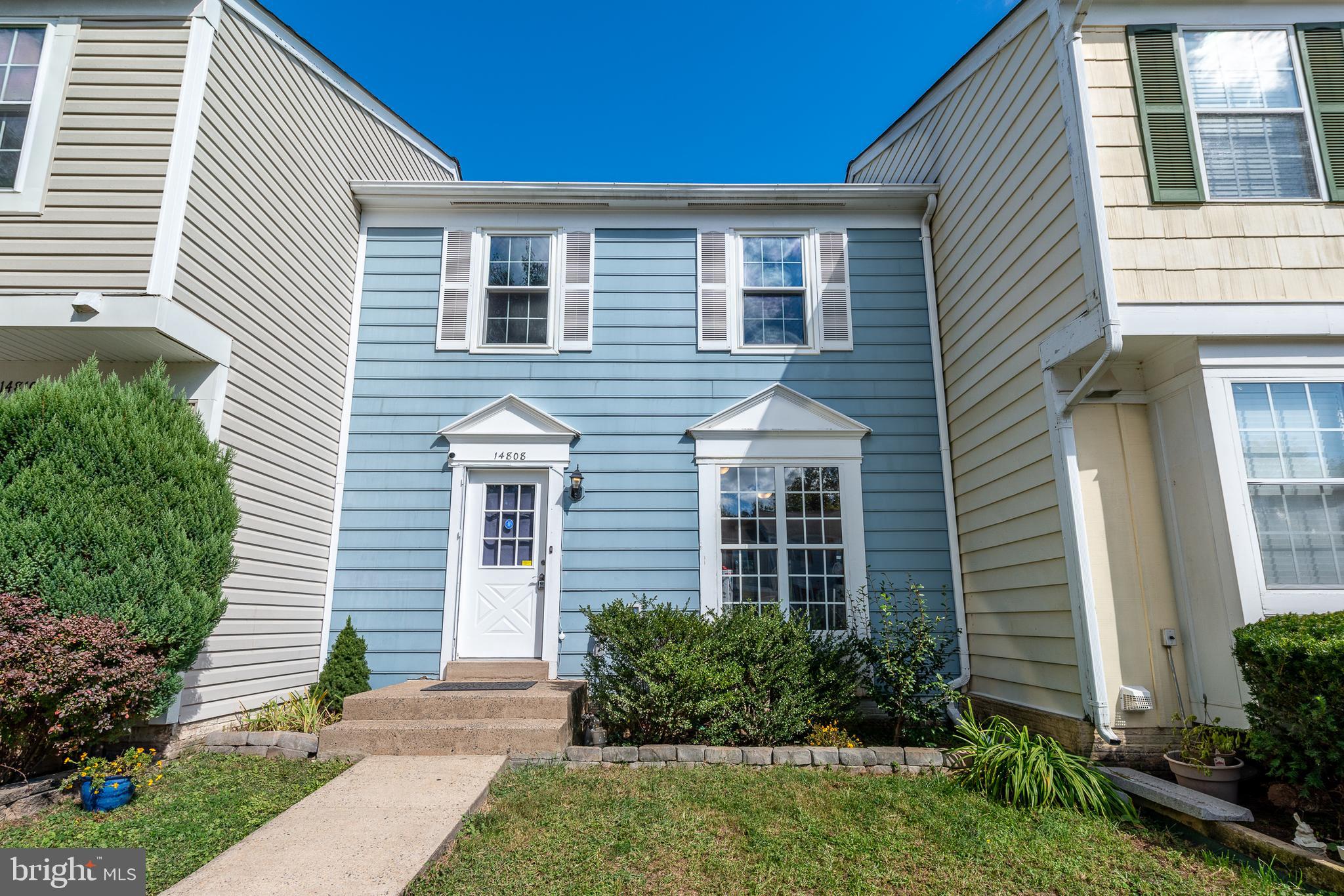 LONDON TOWNE - Residential