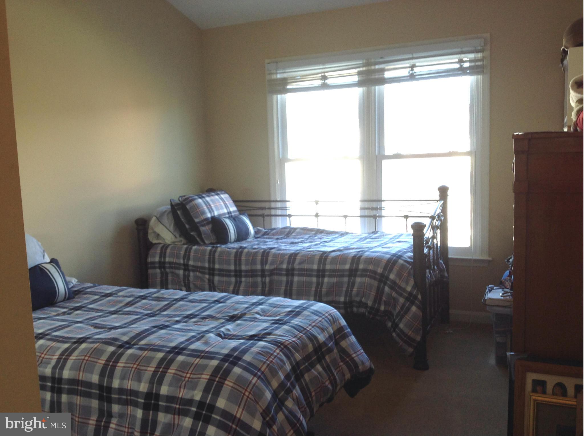 JAMES WREN TOWNHOUSES - Residential Lease