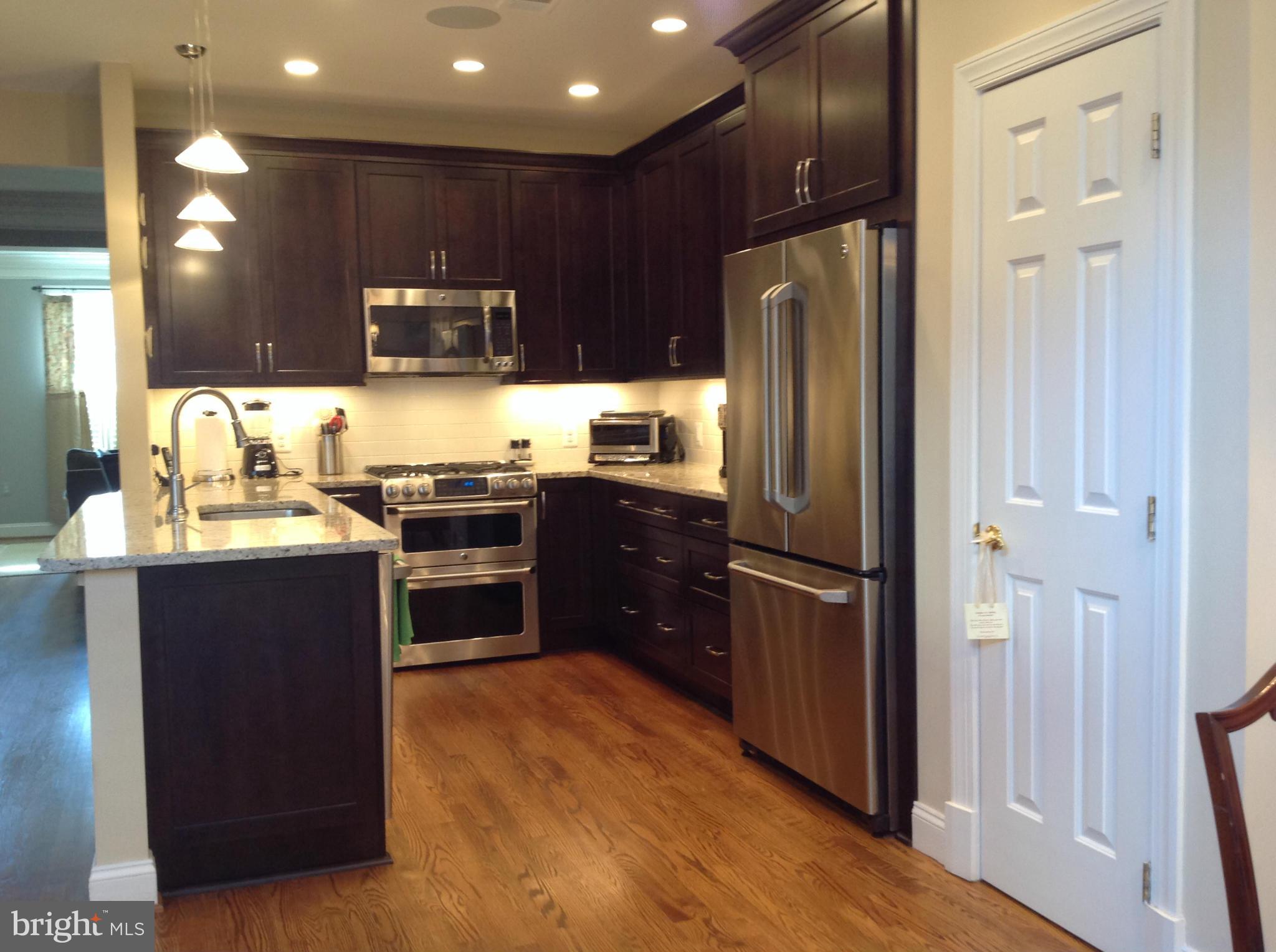 JAMES WREN TOWNHOUSES - Residential Lease