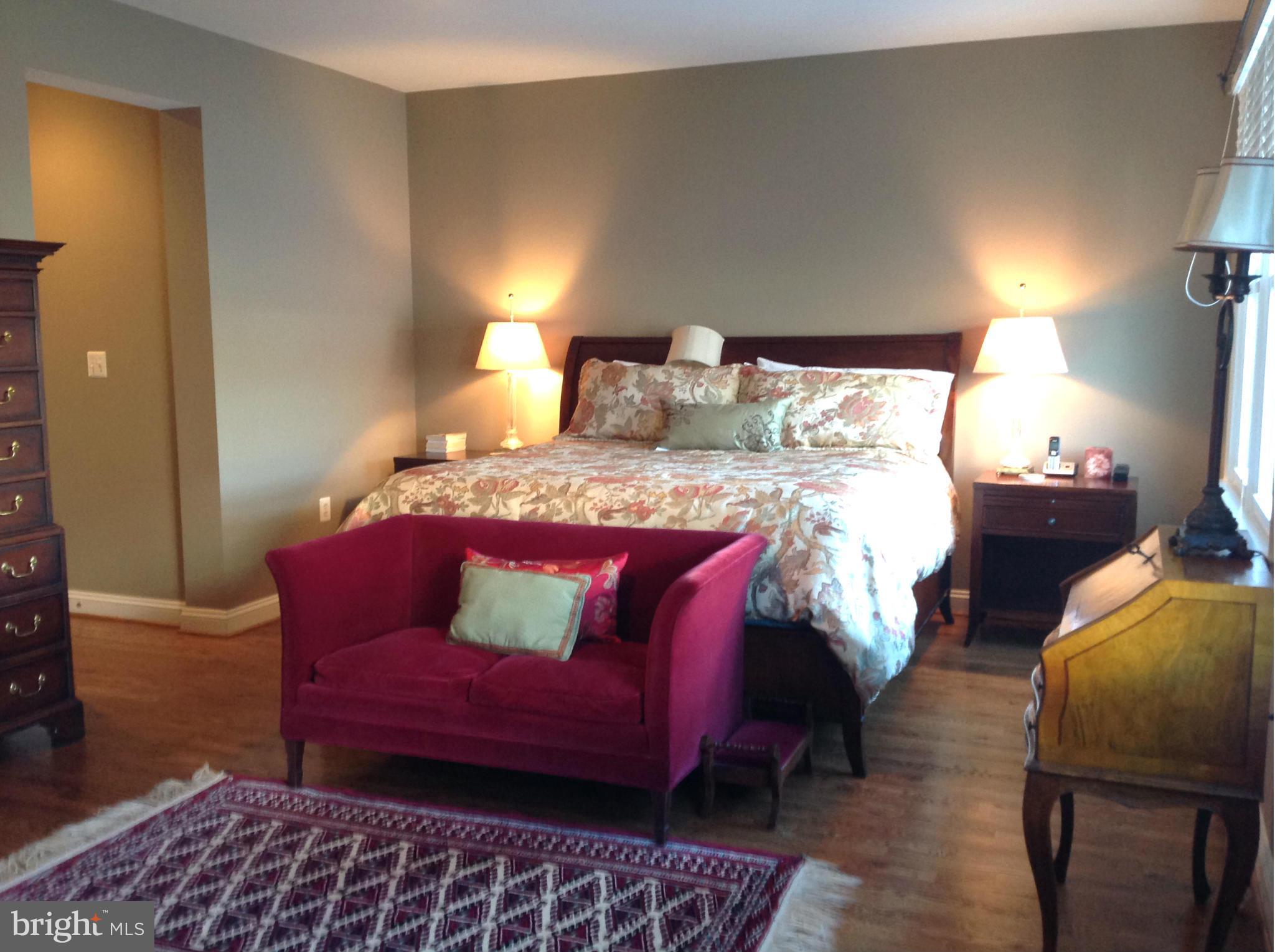 JAMES WREN TOWNHOUSES - Residential Lease