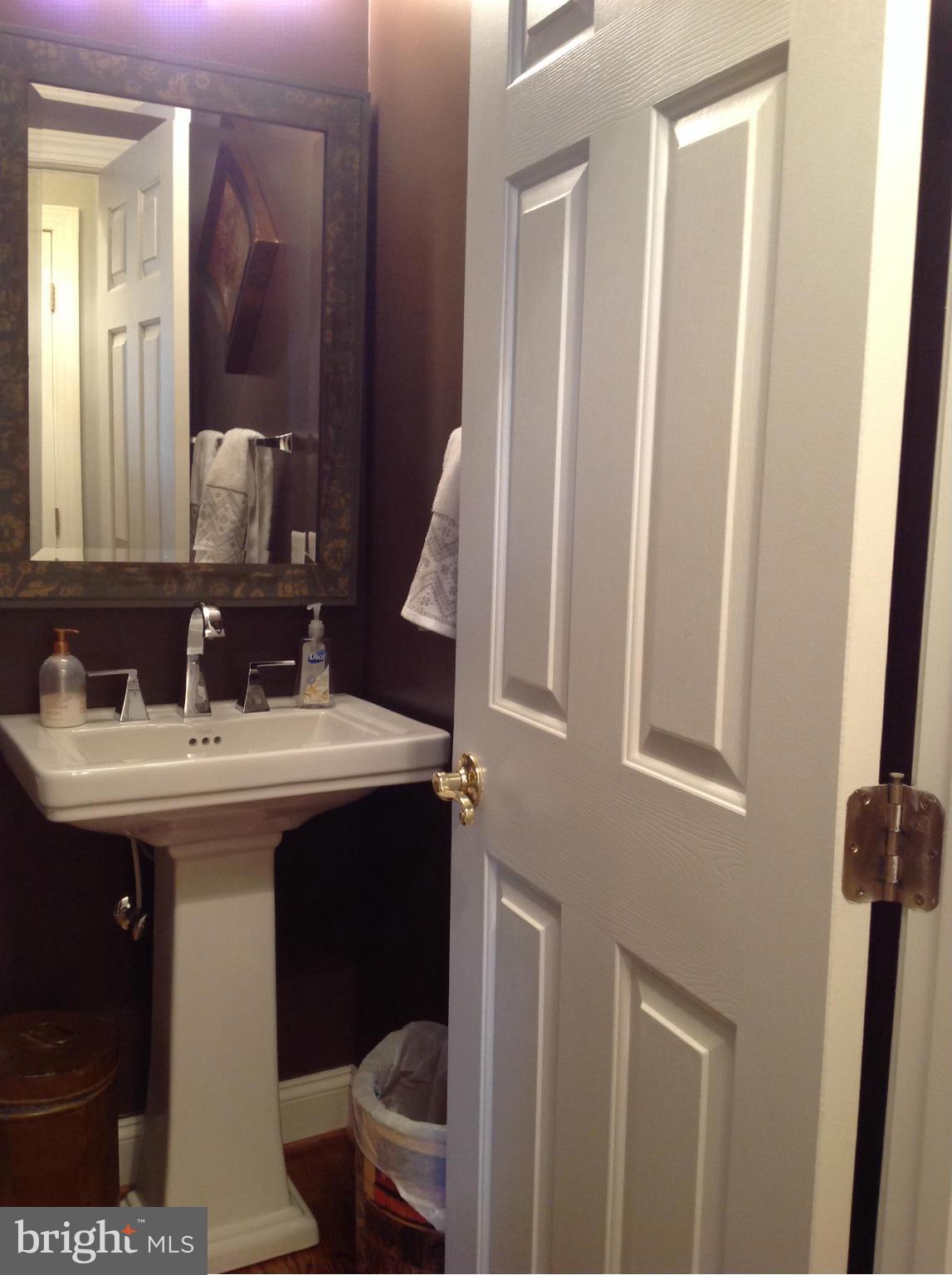 JAMES WREN TOWNHOUSES - Residential Lease