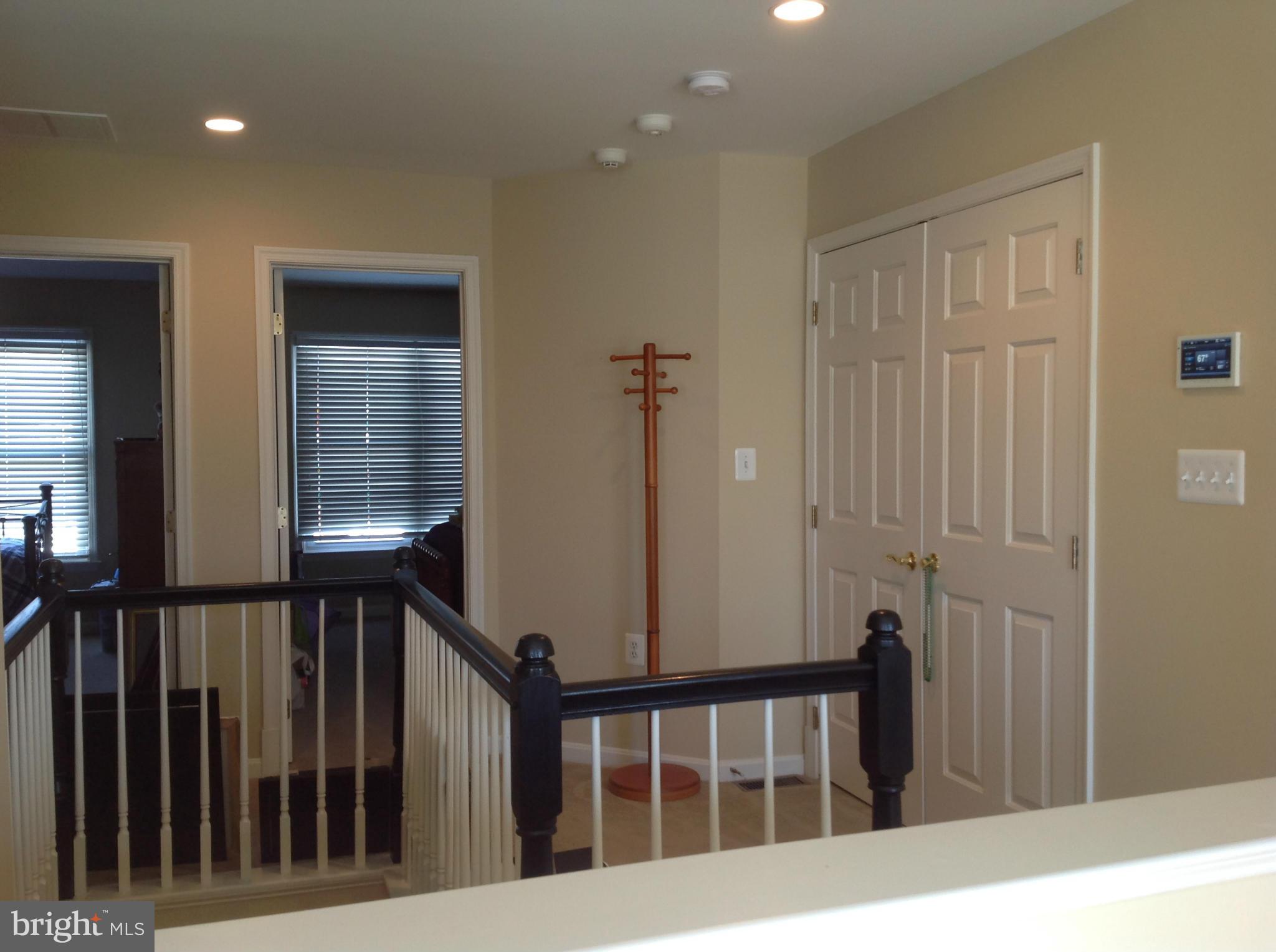 JAMES WREN TOWNHOUSES - Residential Lease