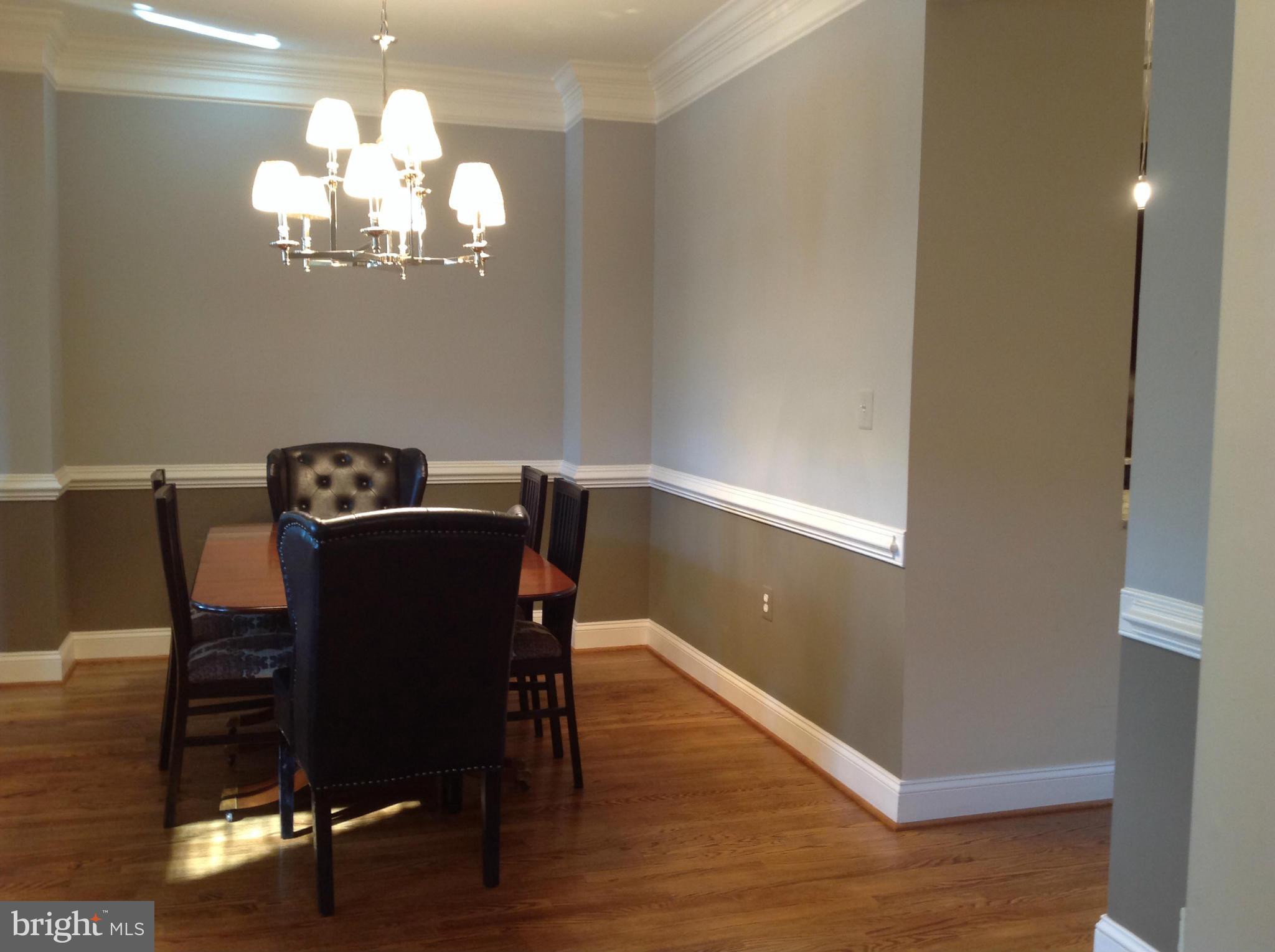 JAMES WREN TOWNHOUSES - Residential Lease