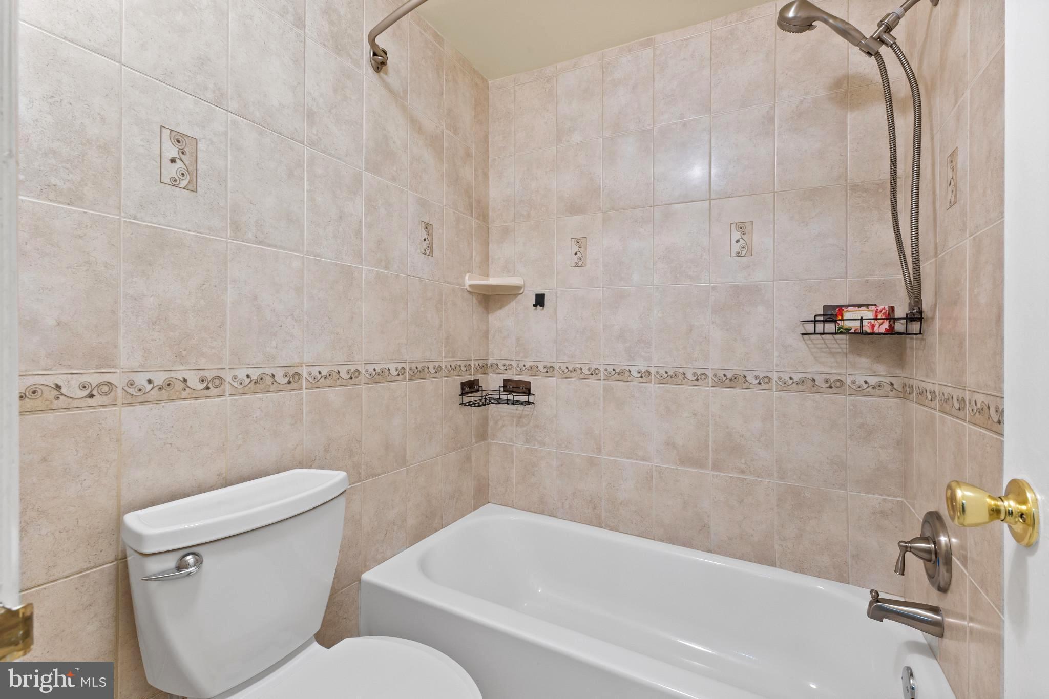 CARDINAL GLEN - Residential